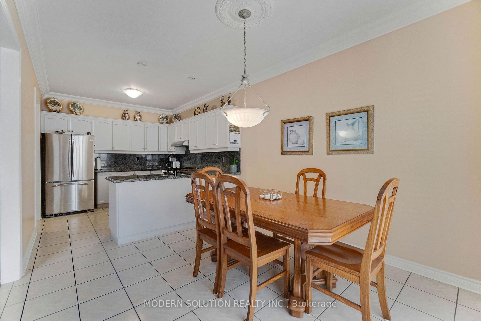Photo 14 of 53 Ellwood Drive W, Caledon, Bolton West — HOMEH