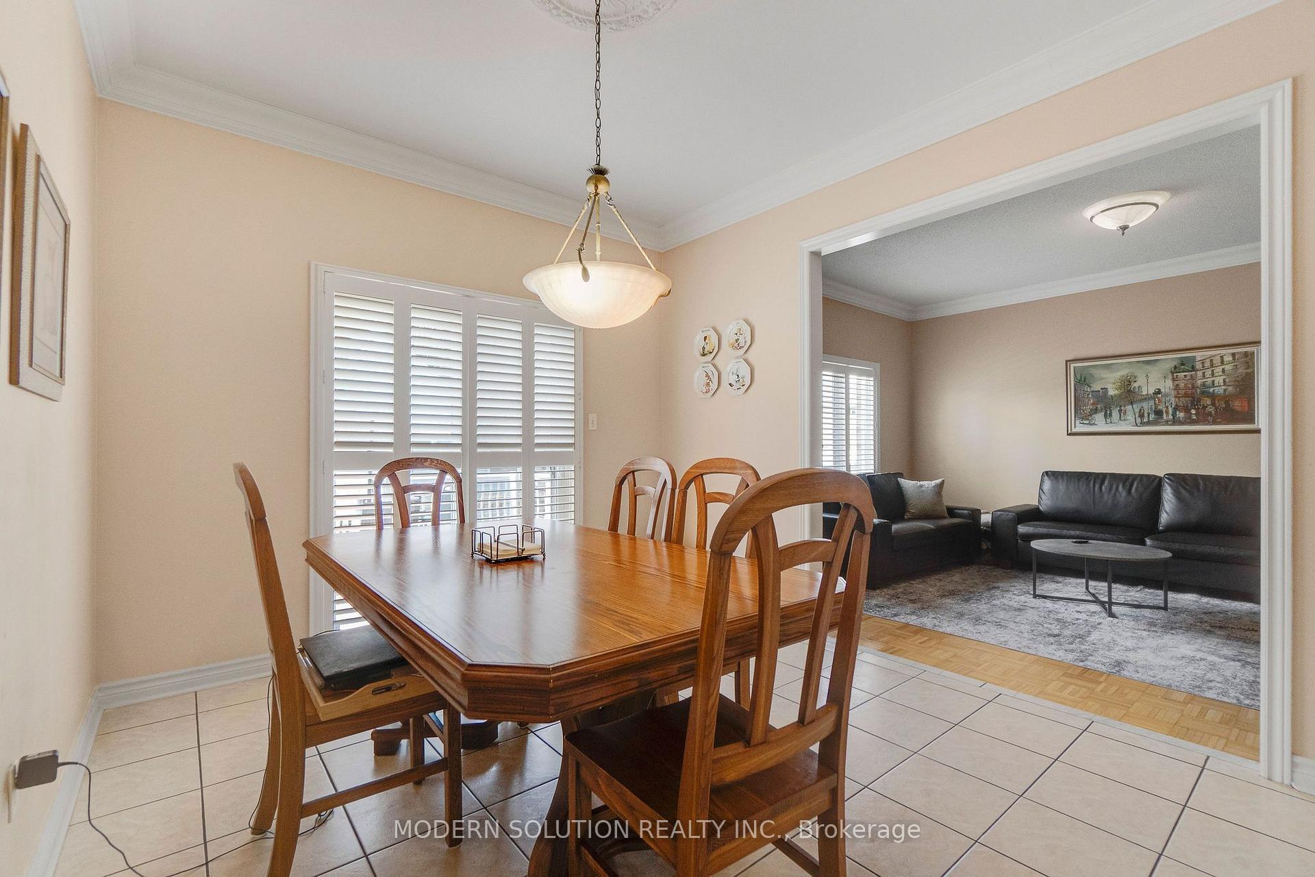 Photo 19 of 53 Ellwood Drive W, Caledon, Bolton West — HOMEH