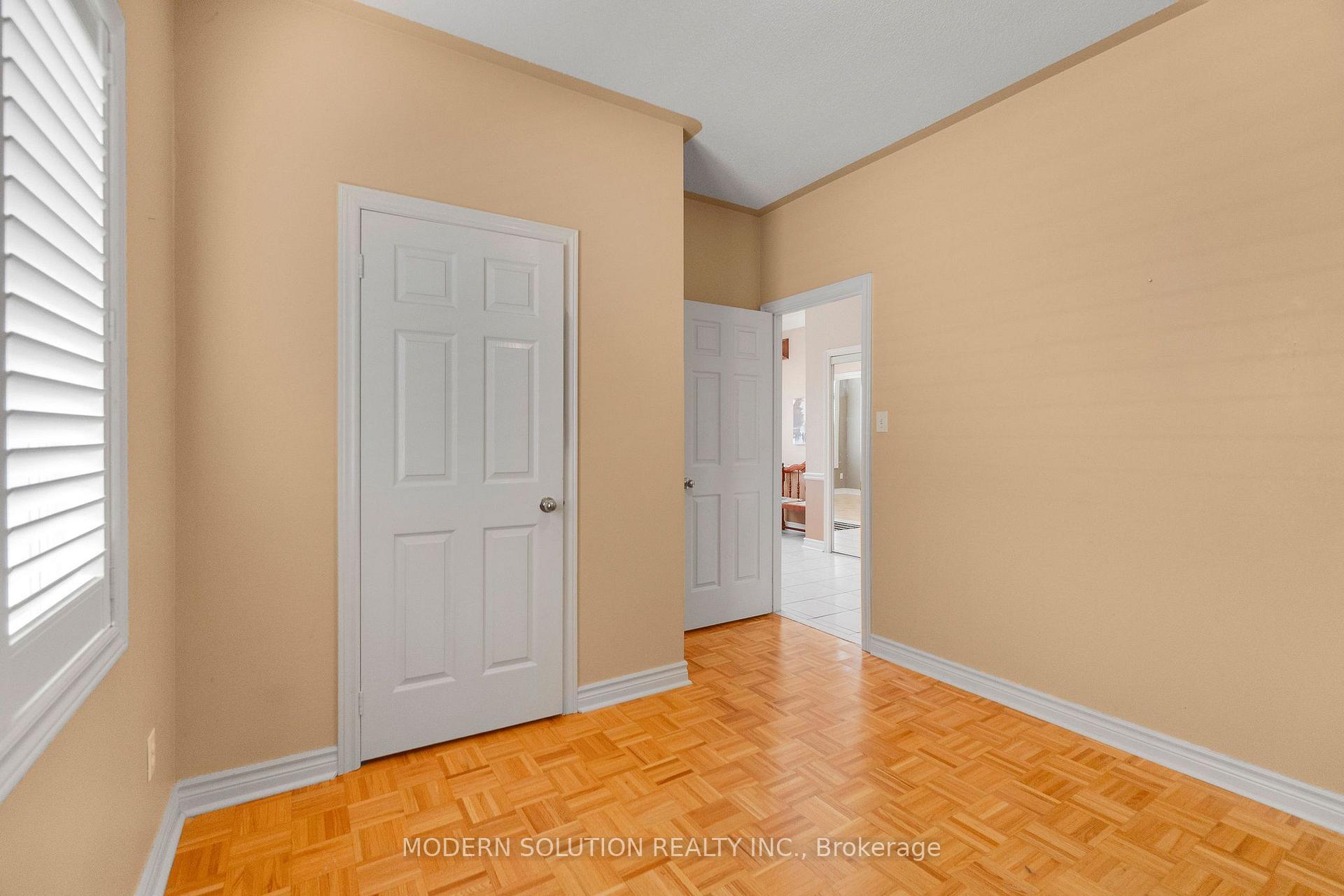 Photo 21 of 53 Ellwood Drive W, Caledon, Bolton West — HOMEH