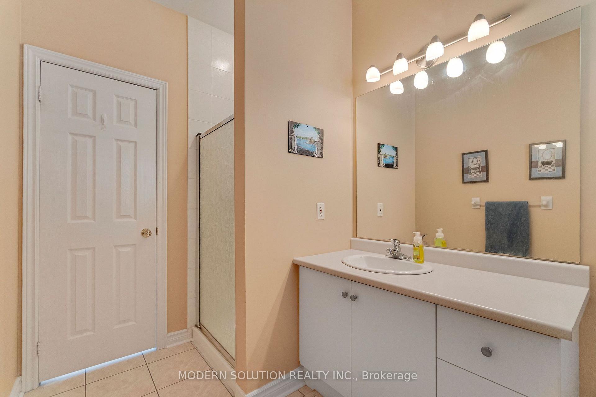 Photo 23 of 53 Ellwood Drive W, Caledon, Bolton West — HOMEH