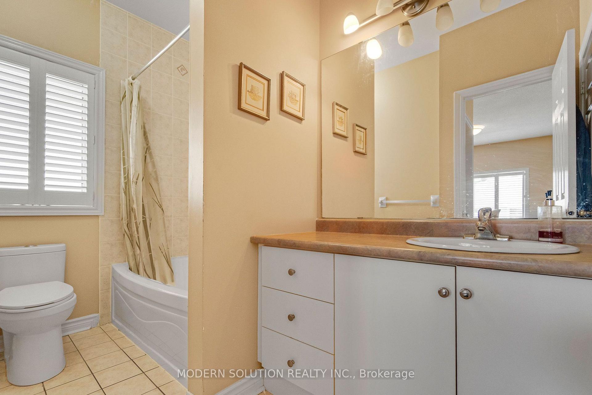 Photo 27 of 53 Ellwood Drive W, Caledon, Bolton West — HOMEH