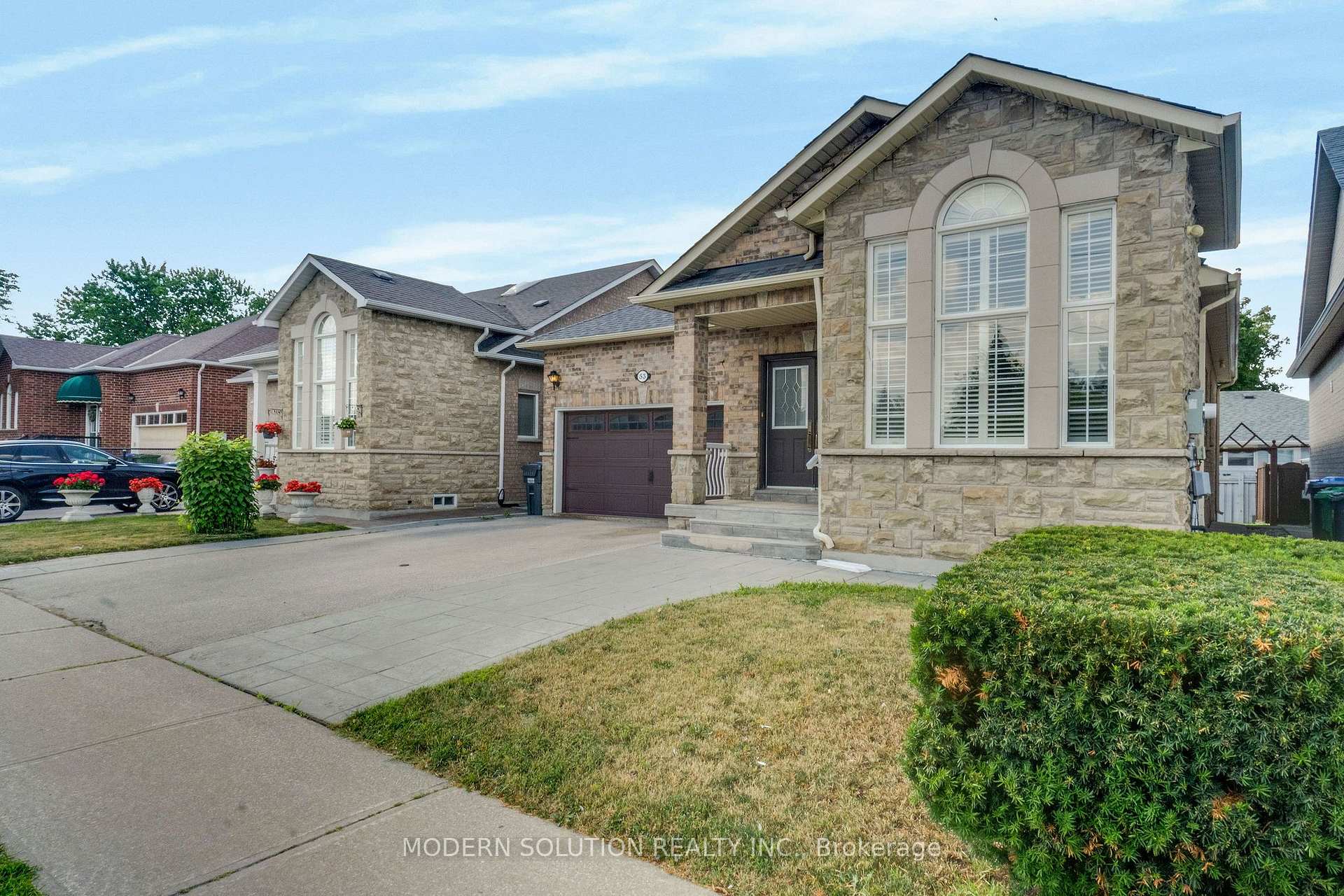 Photo 48 of 53 Ellwood Drive W, Caledon, Bolton West — HOMEH