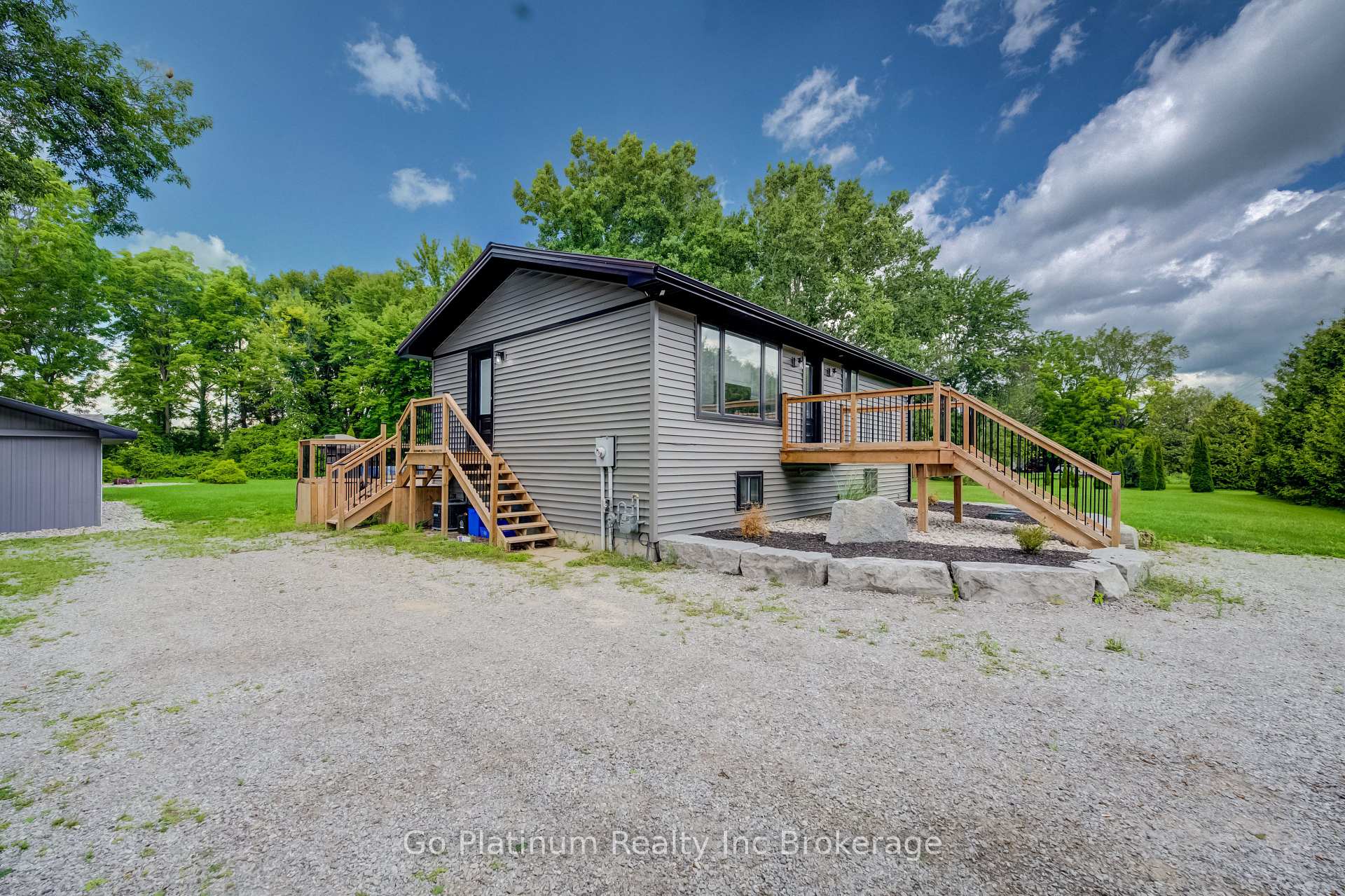 Photo of 541 Regional Rd 38