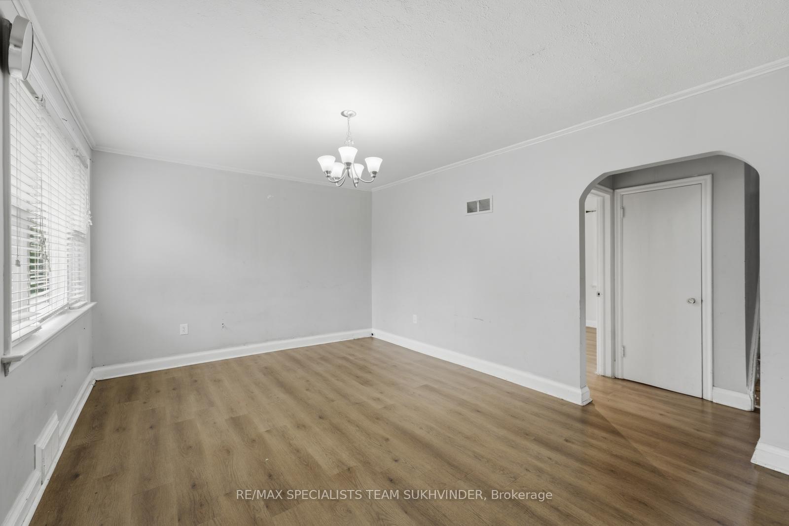 Photo 9 of 156 Mill Street, Brampton, Brampton South — HOMEH