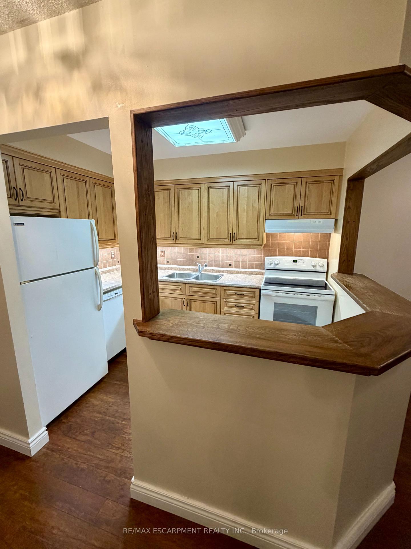 Photo 4 of Unit 103, 1270 Maple Crossing Boulevard E, Burlington, Brant — HOMEH