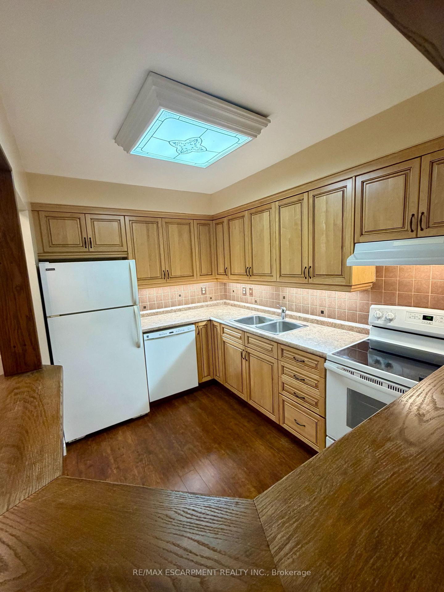 Photo 6 of Unit 103, 1270 Maple Crossing Boulevard E, Burlington, Brant — HOMEH