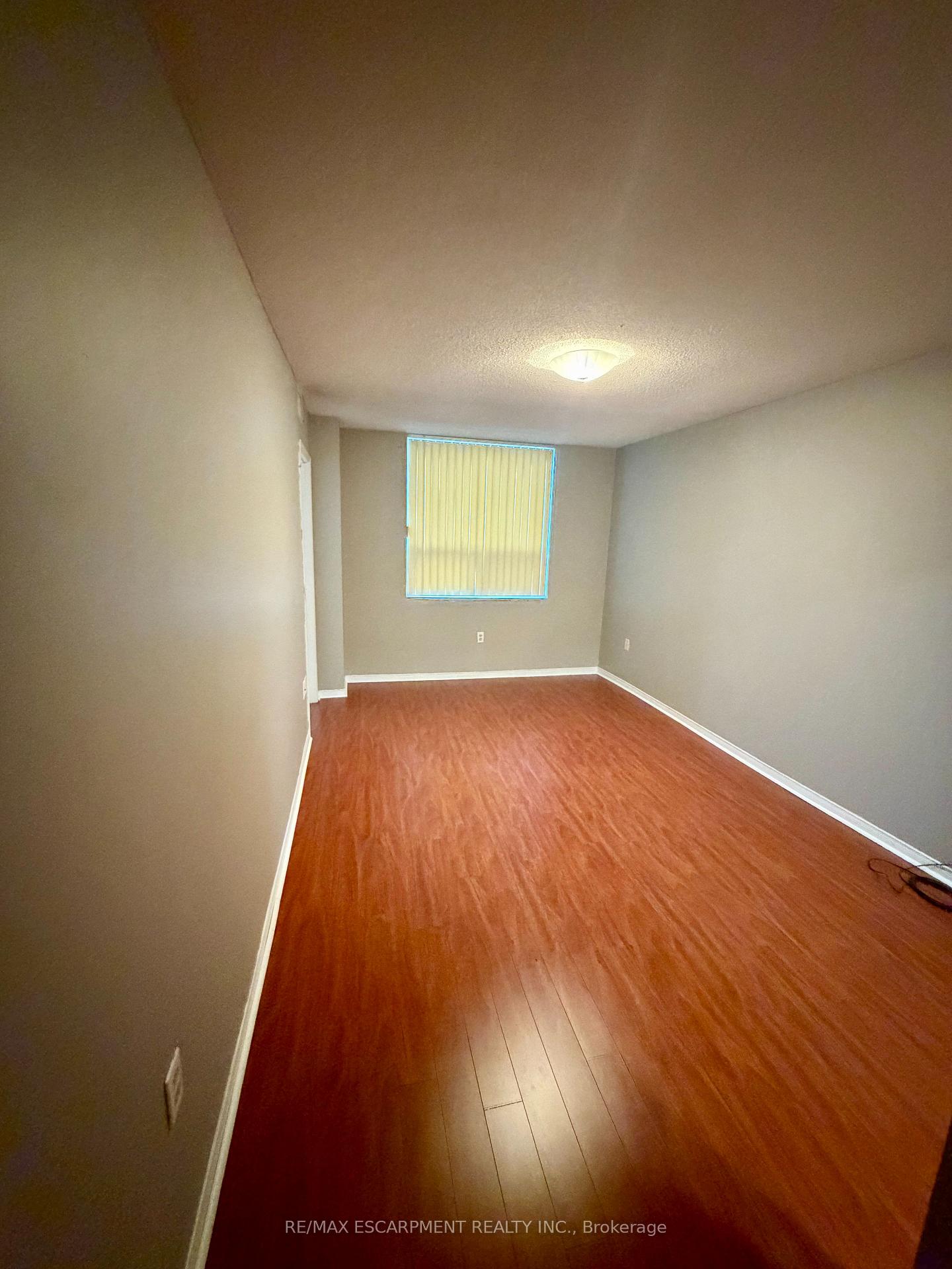 Photo 13 of Unit 103, 1270 Maple Crossing Boulevard E, Burlington, Brant — HOMEH