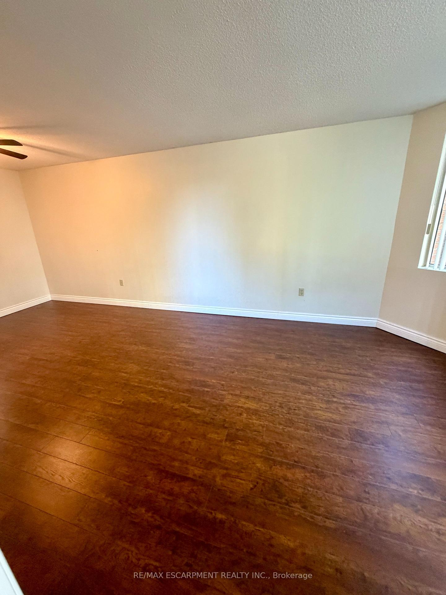 Photo 12 of Unit 103, 1270 Maple Crossing Boulevard E, Burlington, Brant — HOMEH