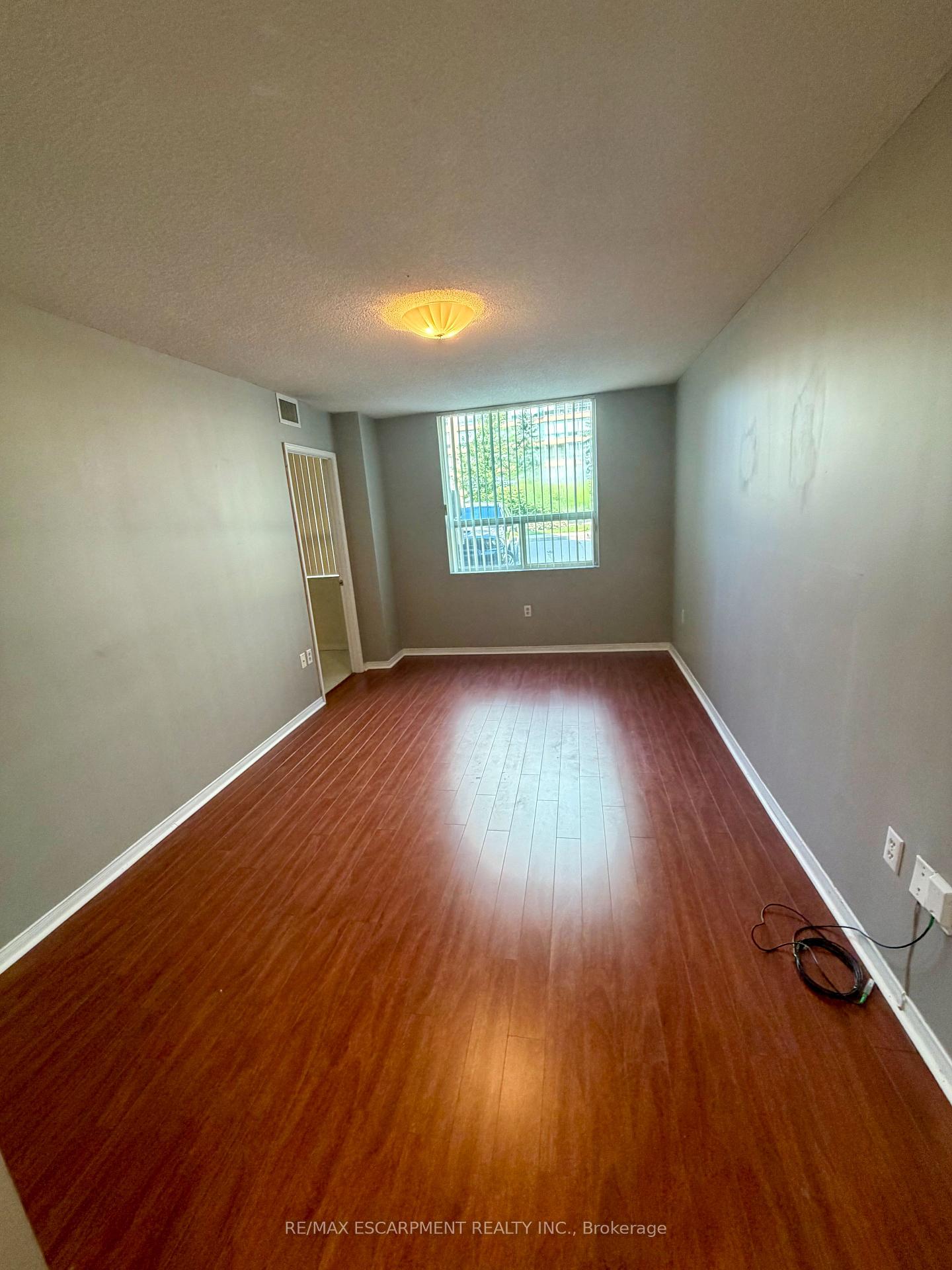 Photo 15 of Unit 103, 1270 Maple Crossing Boulevard E, Burlington, Brant — HOMEH
