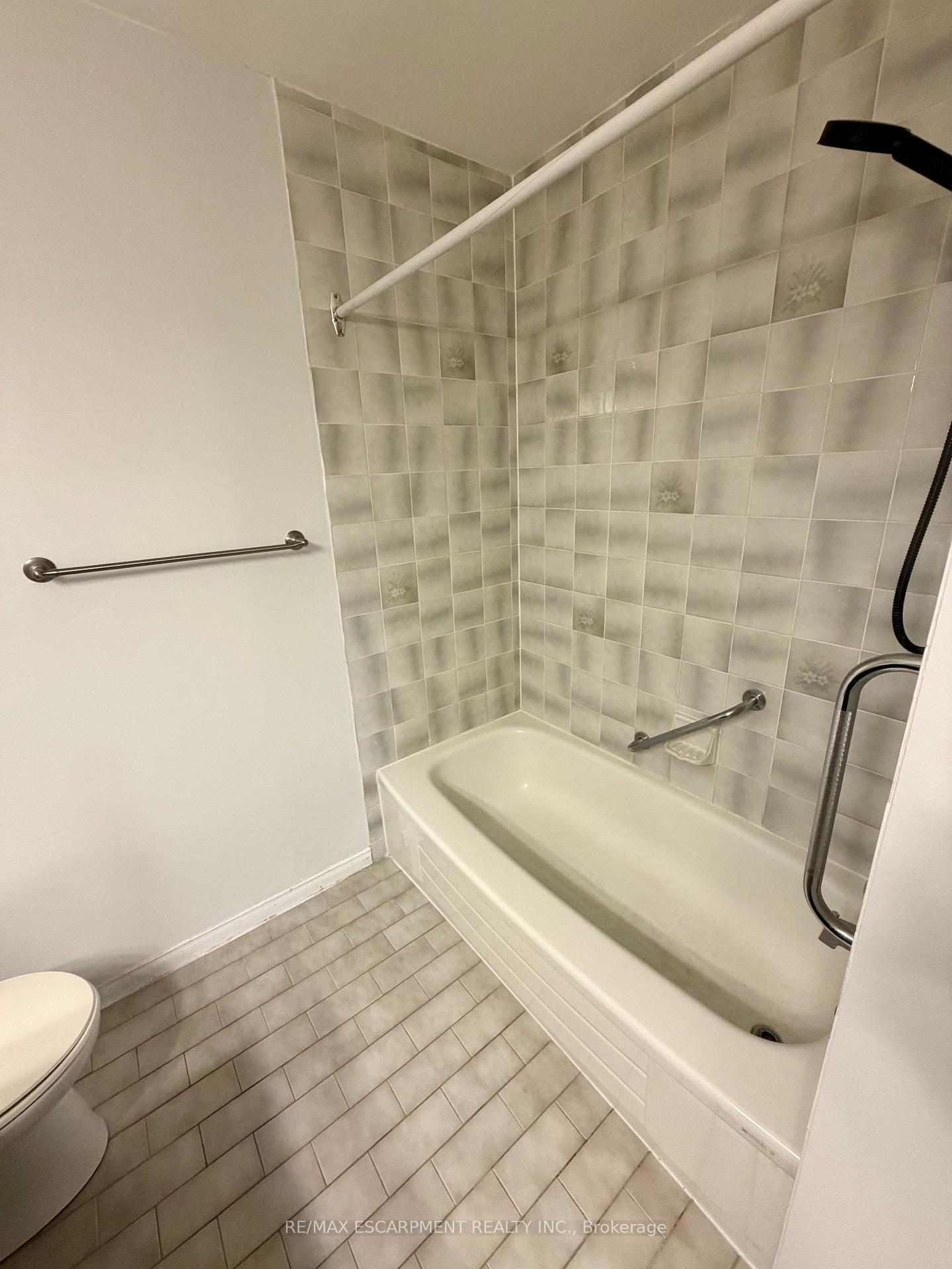 Photo 21 of Unit 103, 1270 Maple Crossing Boulevard E, Burlington, Brant — HOMEH