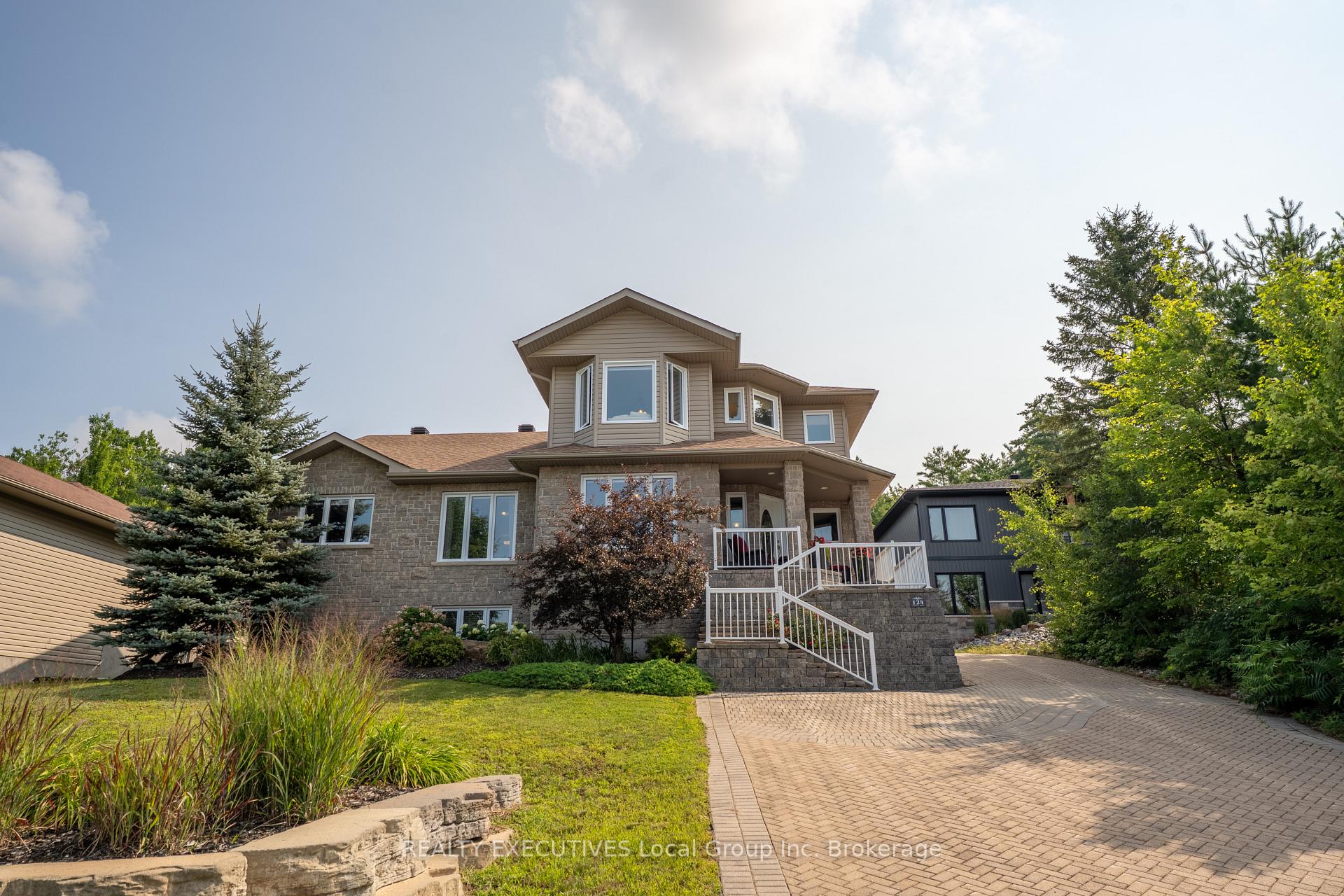 Photo of 124 Fairway Drive