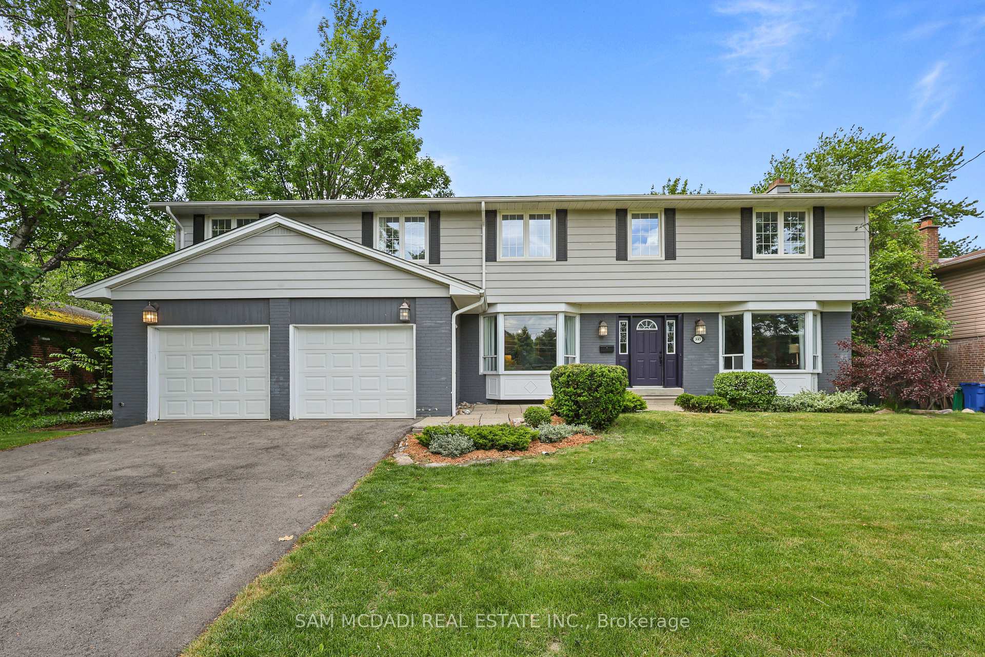 Photo 2 of 1449 Truscott Drive, Mississauga, Lorne Park — HOMEH