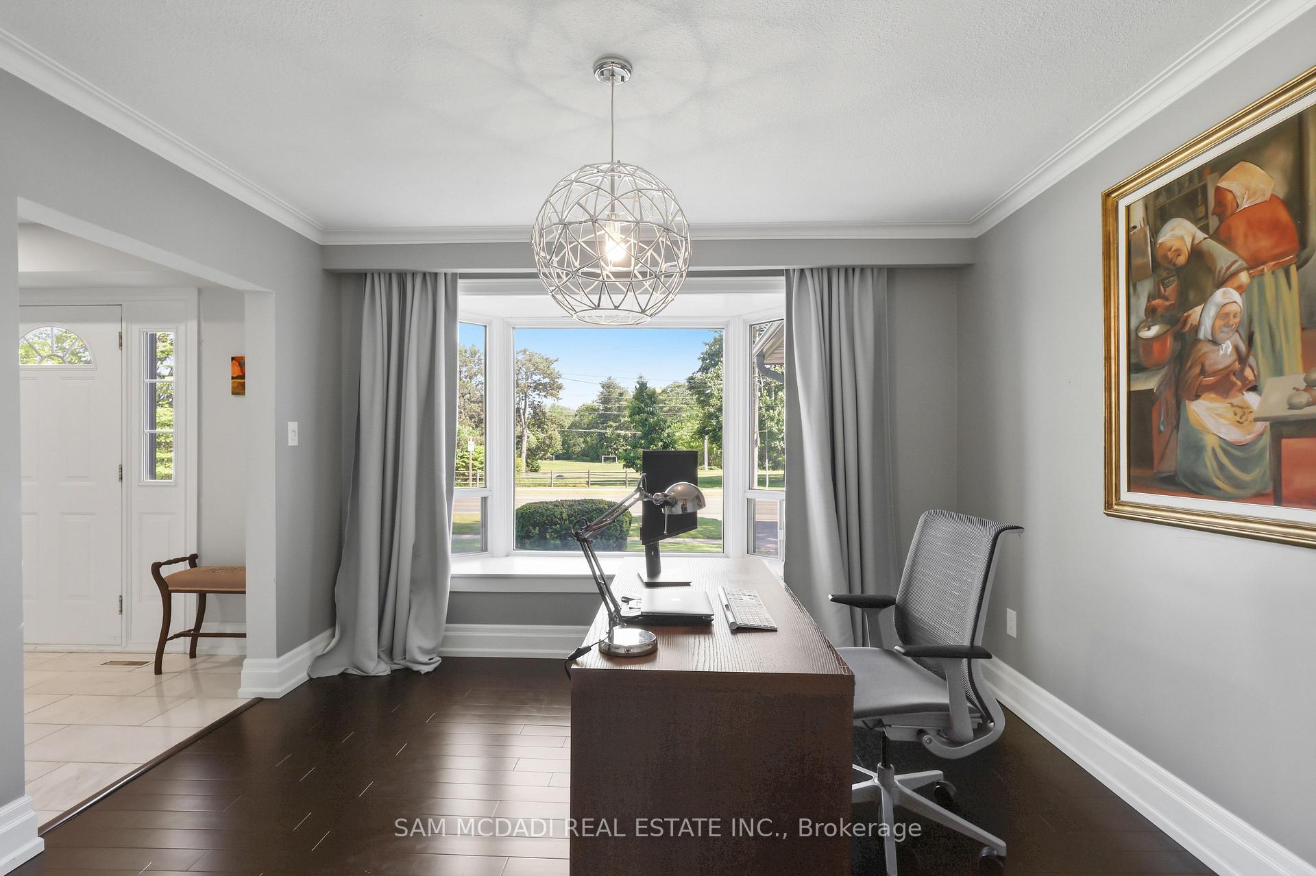 Photo 5 of 1449 Truscott Drive, Mississauga, Lorne Park — HOMEH