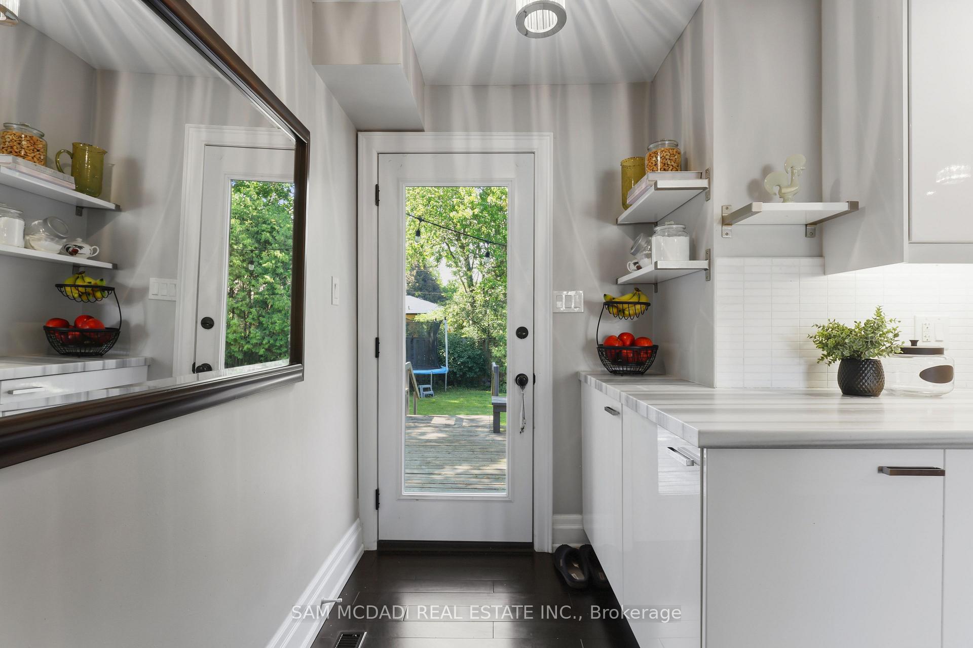 Photo 6 of 1449 Truscott Drive, Mississauga, Lorne Park — HOMEH