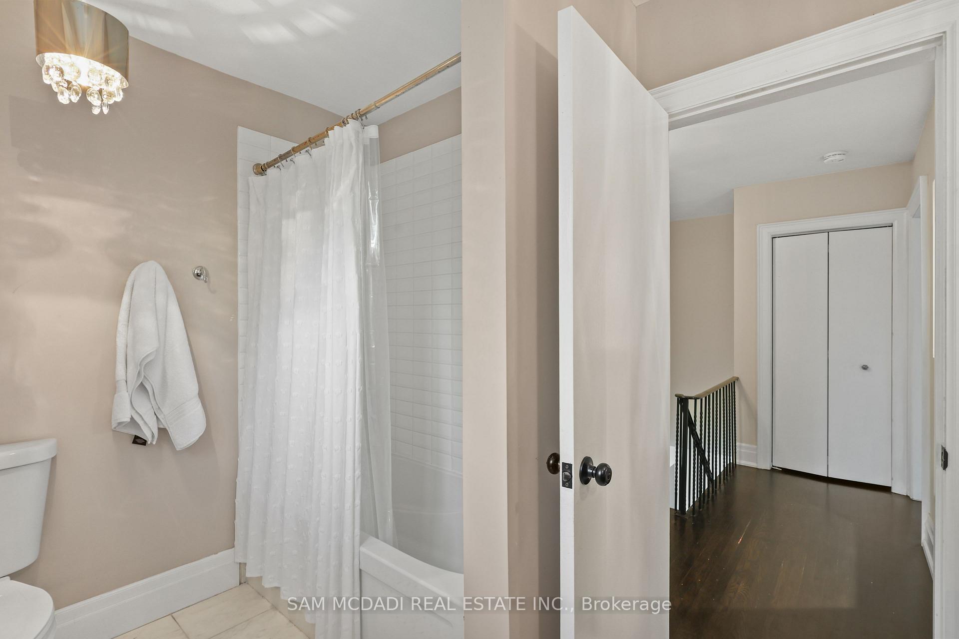 Photo 18 of 1449 Truscott Drive, Mississauga, Lorne Park — HOMEH