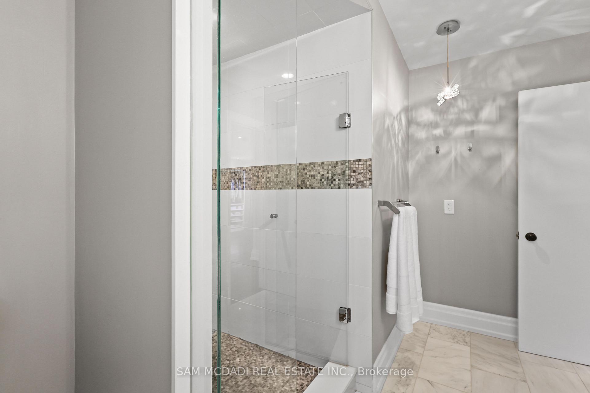 Photo 25 of 1449 Truscott Drive, Mississauga, Lorne Park — HOMEH