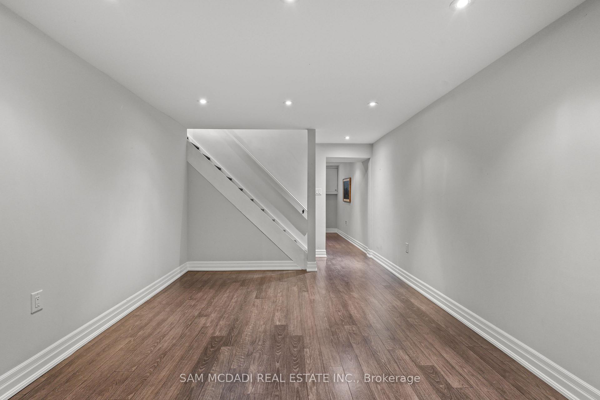Photo 29 of 1449 Truscott Drive, Mississauga, Lorne Park — HOMEH