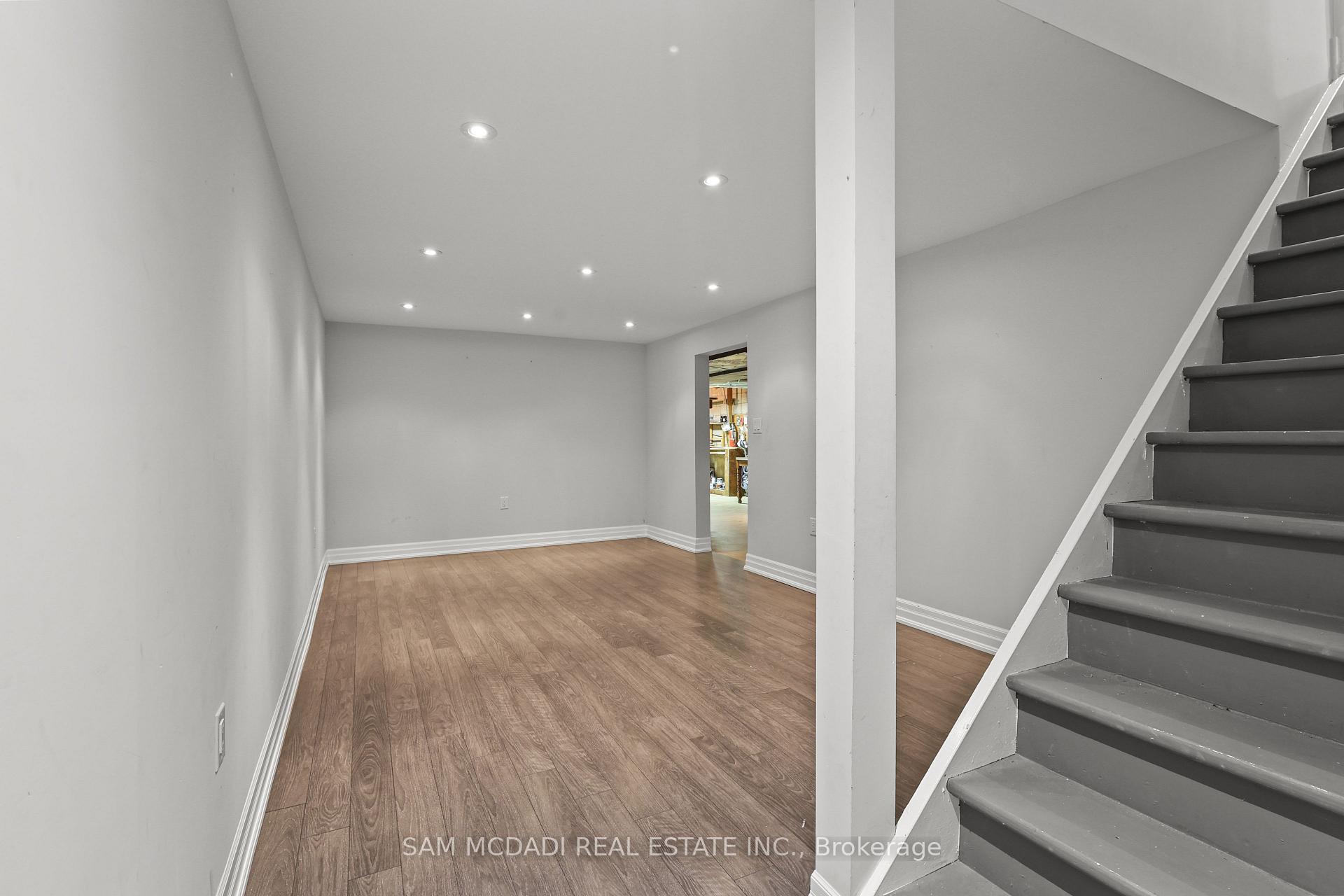 Photo 30 of 1449 Truscott Drive, Mississauga, Lorne Park — HOMEH