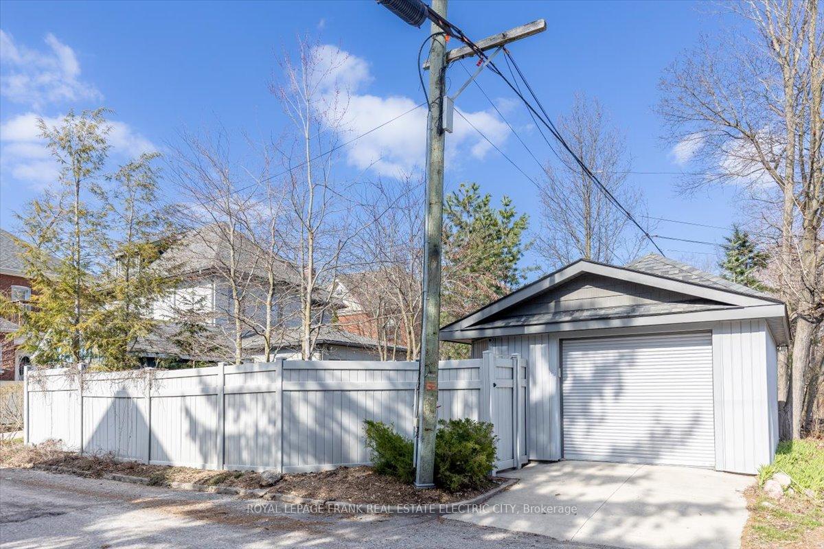 Photo 49 of 509 Homewood Avenue, Peterborough, Town Ward 3 — HOMEH