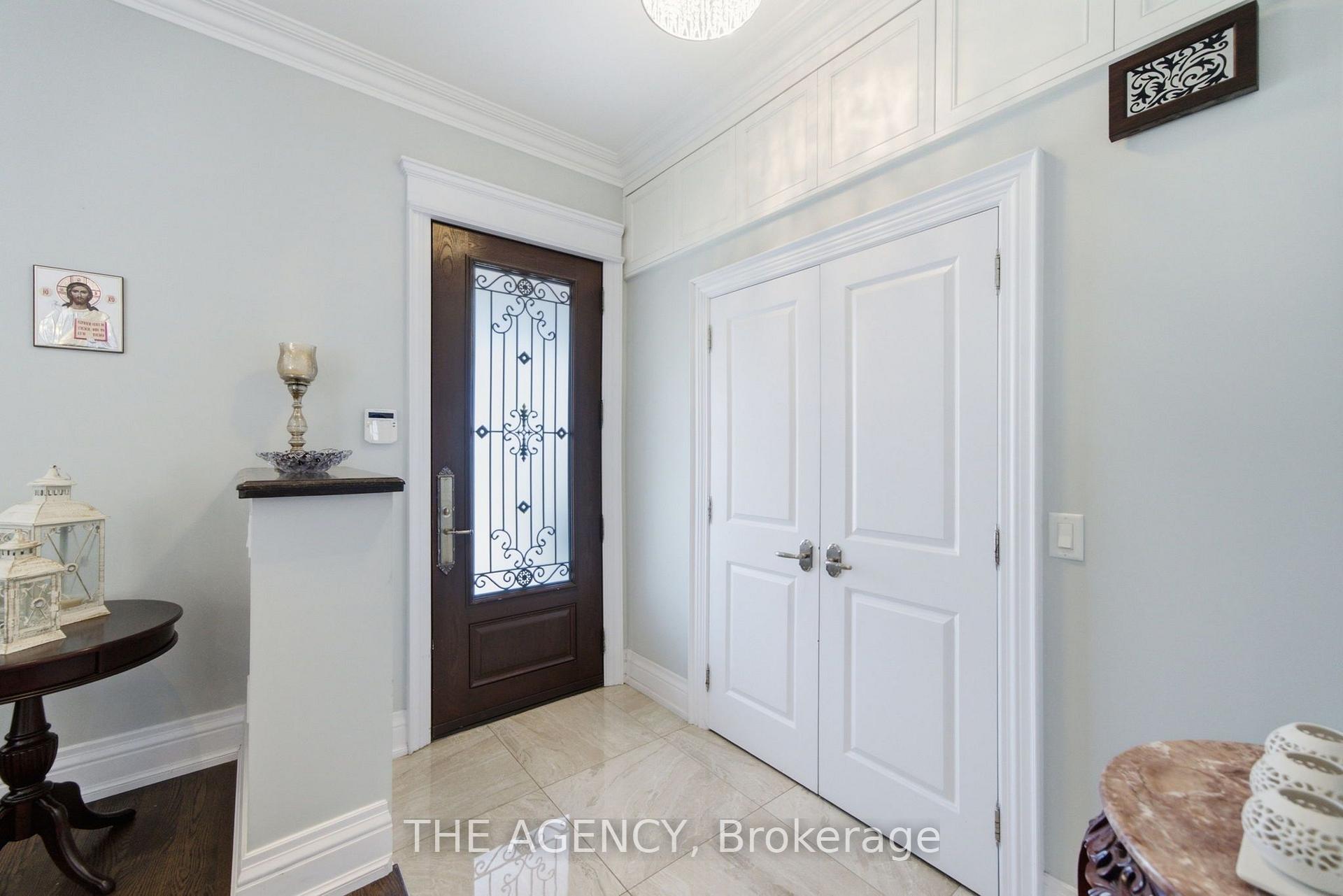 Photo 3 of 11 Northbrook Road, Toronto, East York — HOMEH