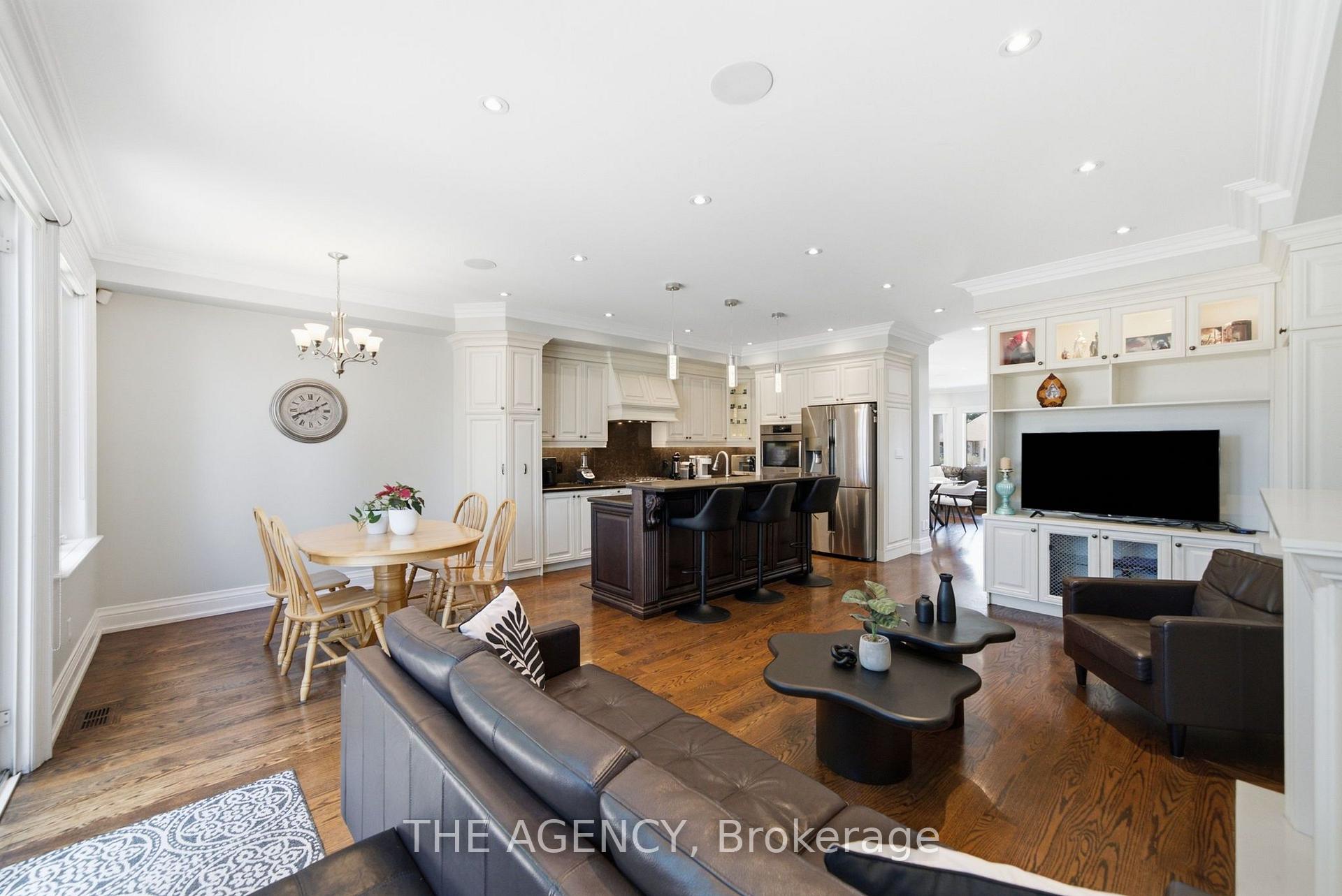 Photo 13 of 11 Northbrook Road, Toronto, East York — HOMEH