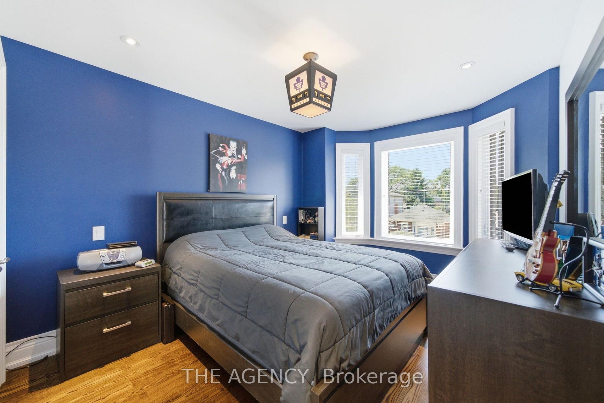 Photo 20 of 11 Northbrook Road, Toronto, East York — HOMEH