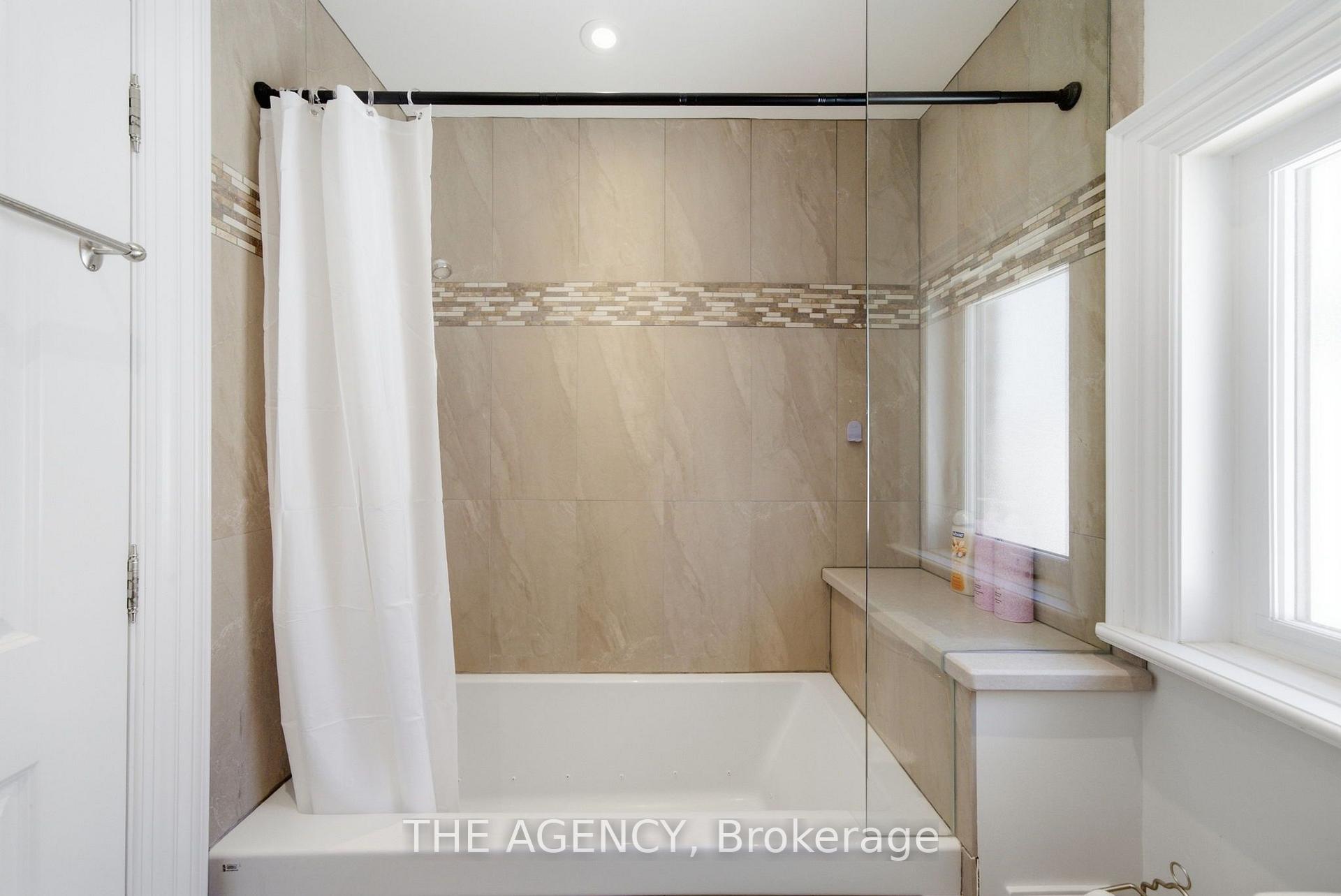 Photo 23 of 11 Northbrook Road, Toronto, East York — HOMEH