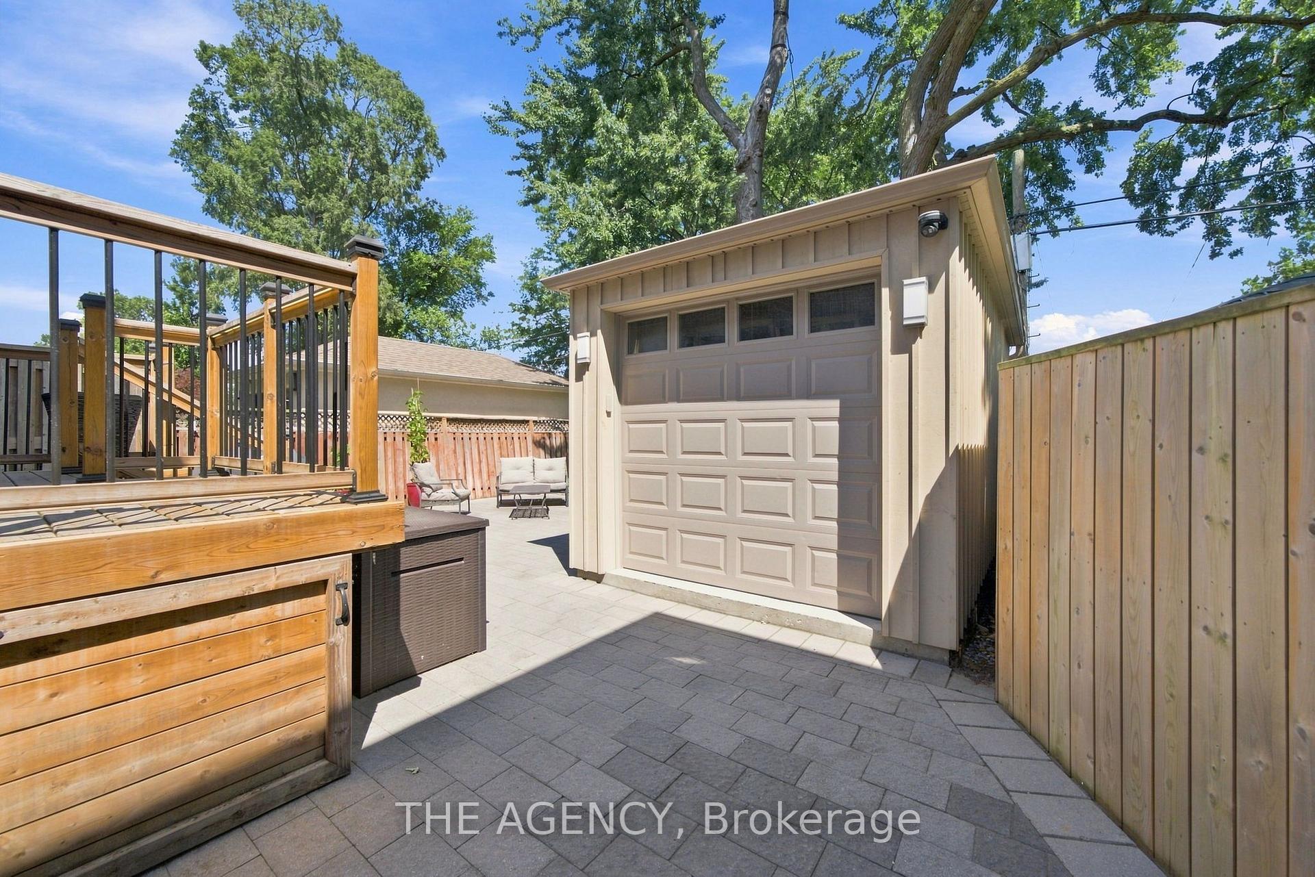 Photo 37 of 11 Northbrook Road, Toronto, East York — HOMEH