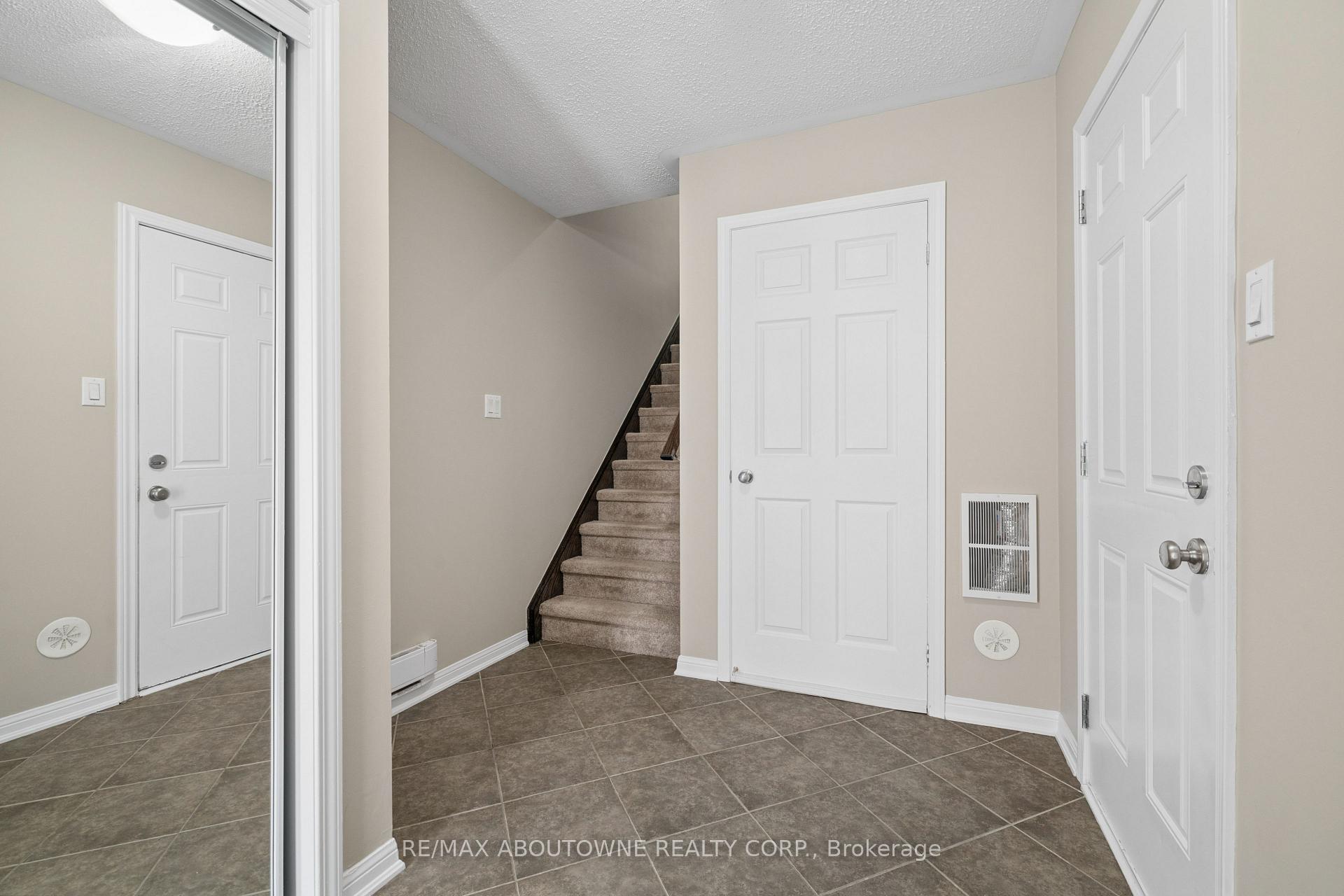 Photo 5 of 222 Septimus Heights, Milton, Harrison — HOMEH