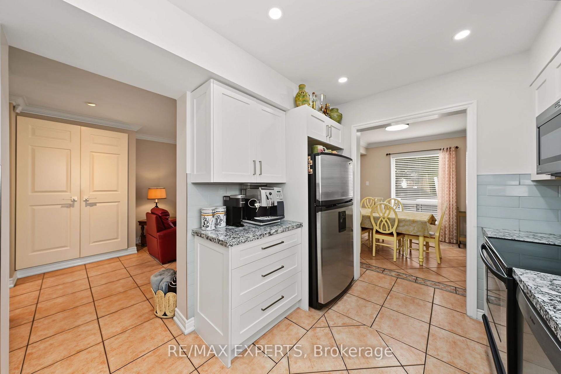 Photo 14 of 37 Saint Lucie Drive, North York, Humbermede — HOMEH