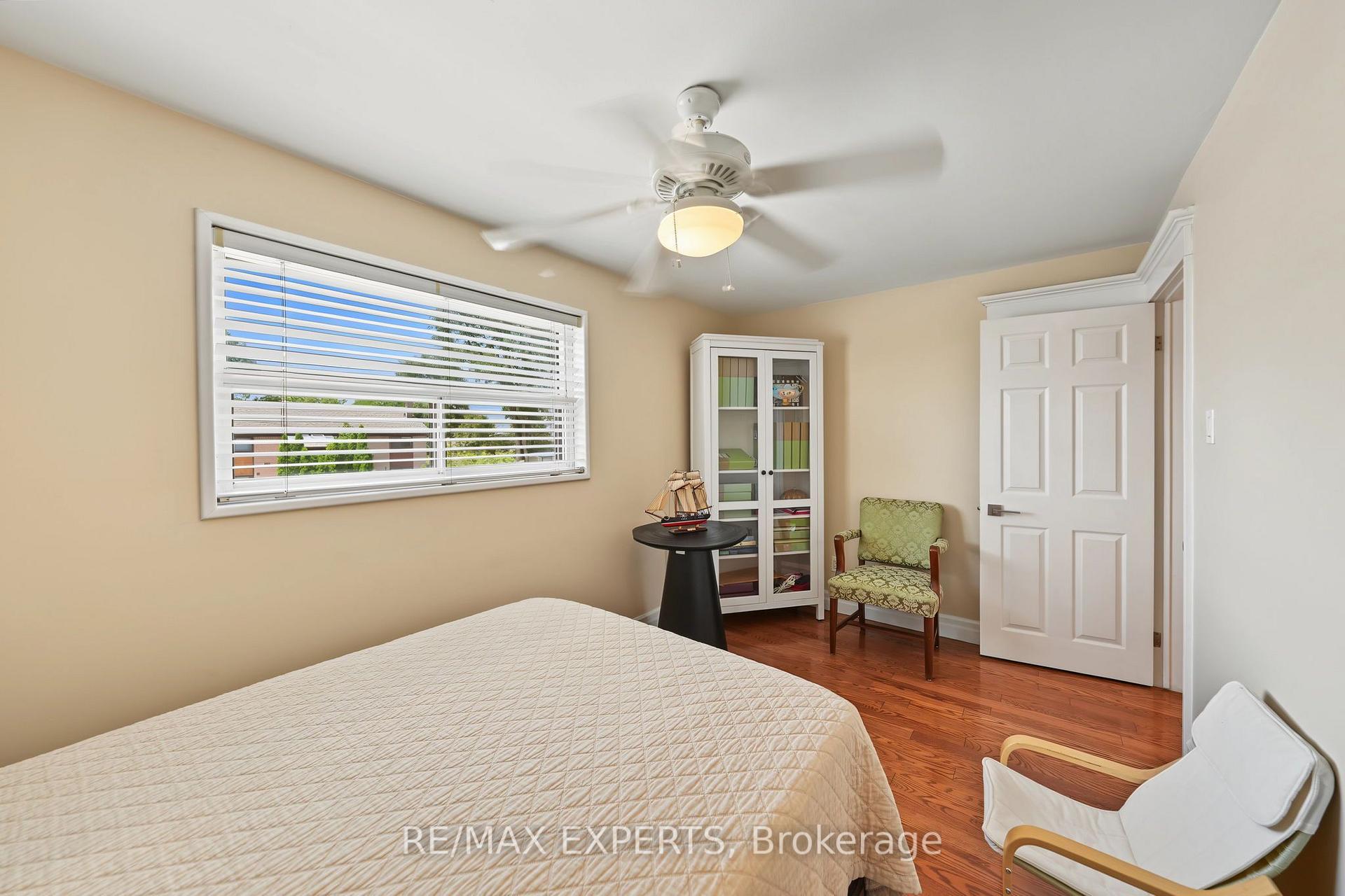 Photo 19 of 37 Saint Lucie Drive, North York, Humbermede — HOMEH