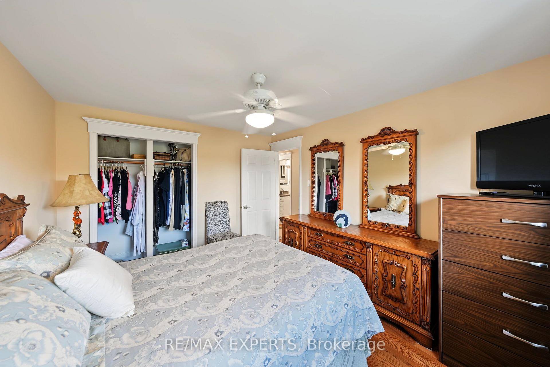Photo 25 of 37 Saint Lucie Drive, North York, Humbermede — HOMEH
