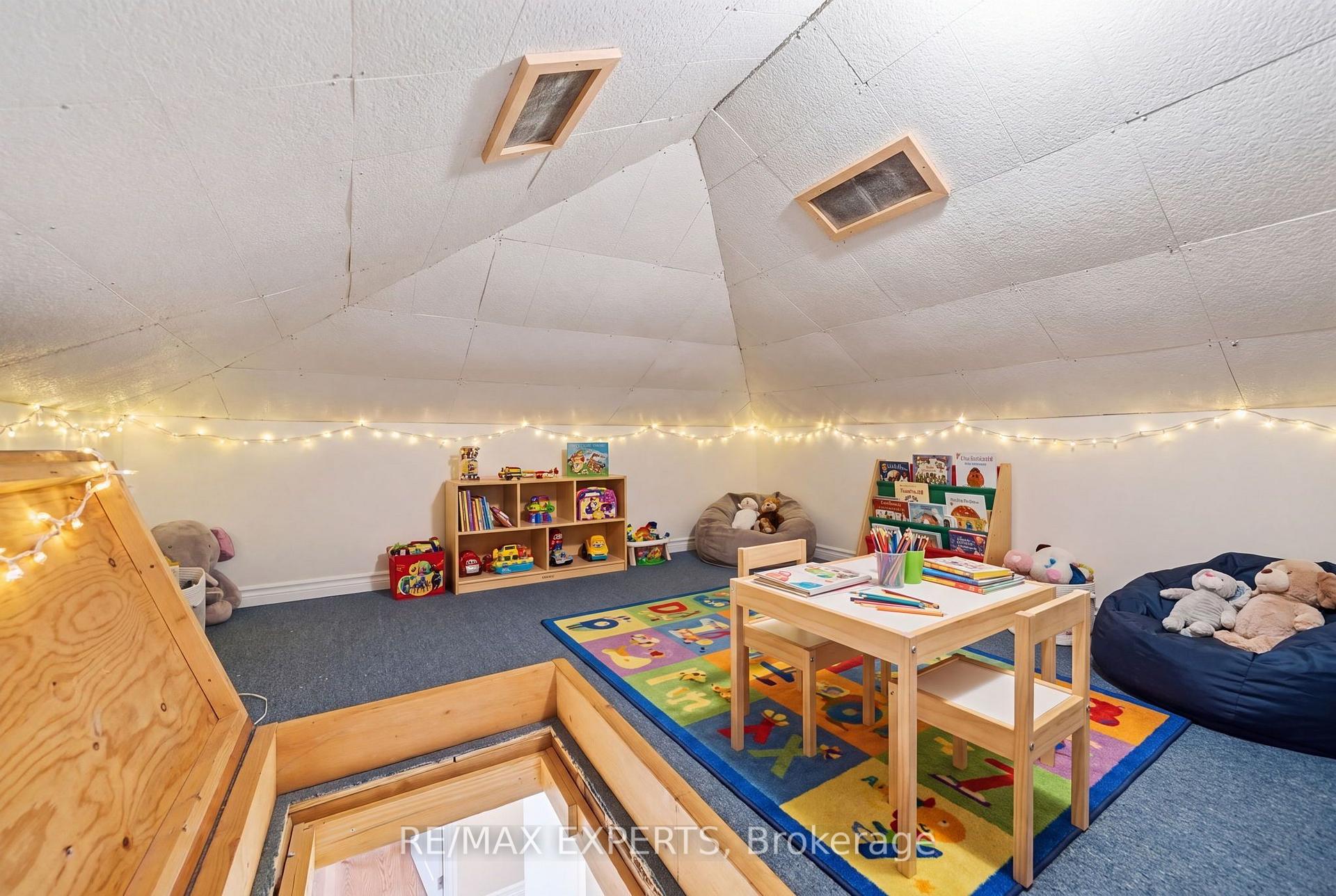 Photo 28 of 37 Saint Lucie Drive, North York, Humbermede — HOMEH