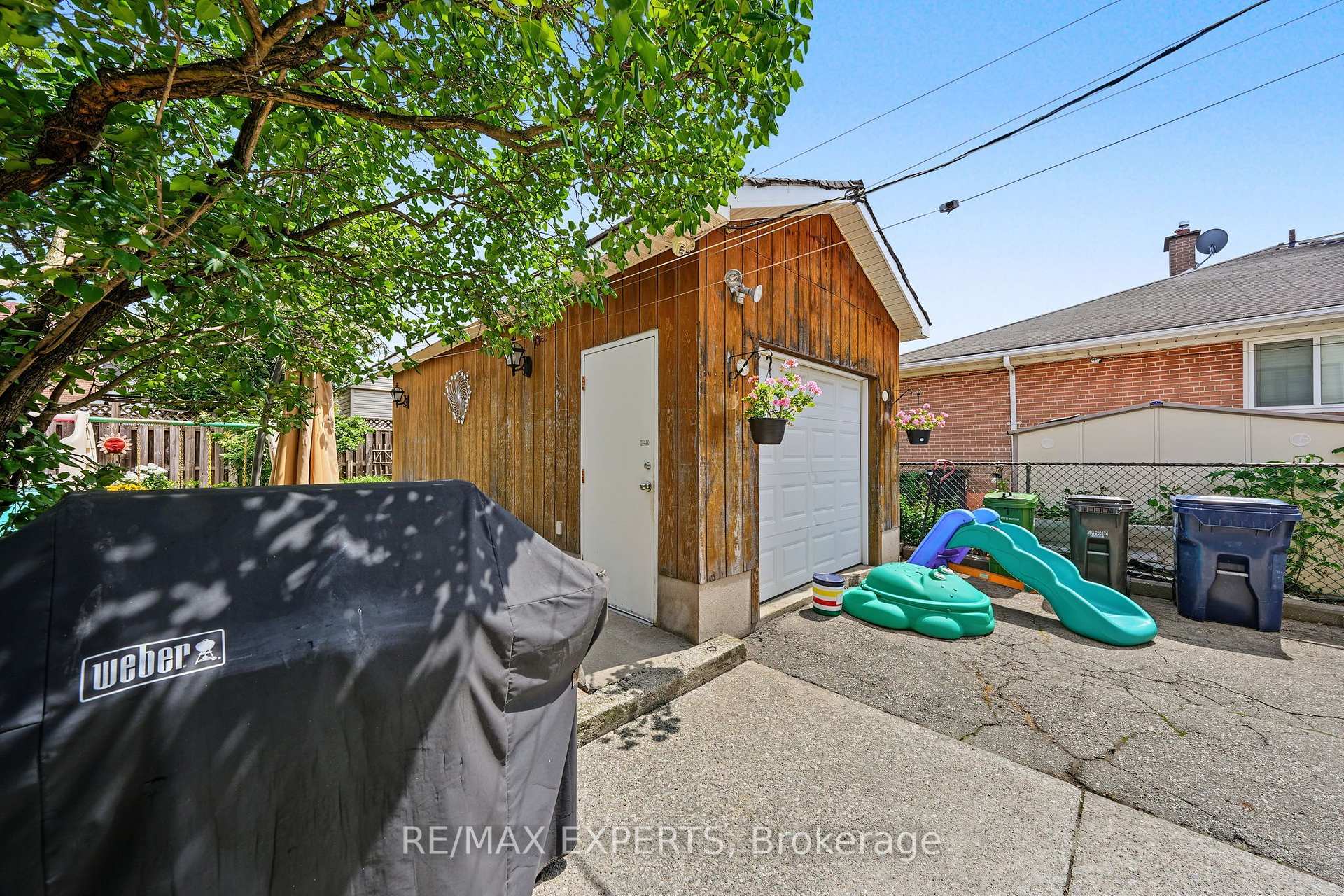 Photo 31 of 37 Saint Lucie Drive, North York, Humbermede — HOMEH