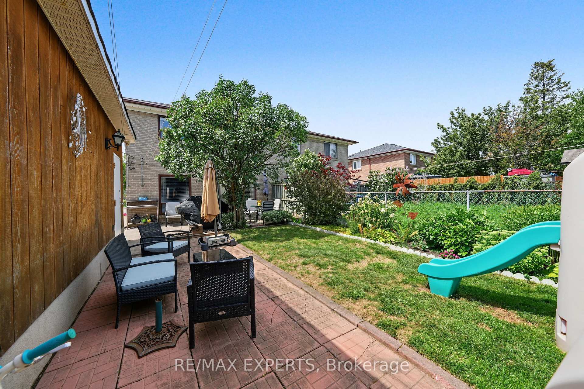 Photo 36 of 37 Saint Lucie Drive, North York, Humbermede — HOMEH