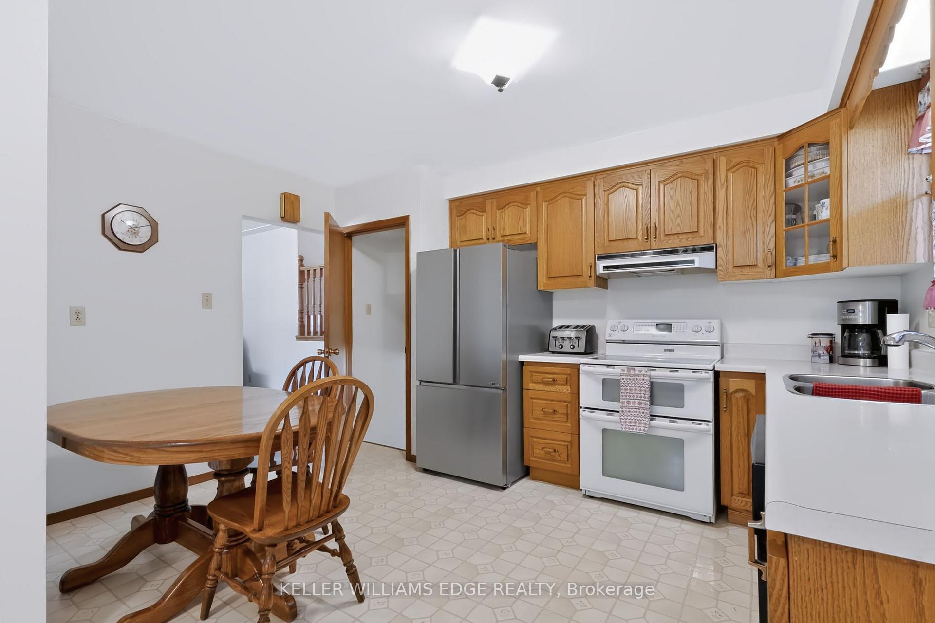 Photo 9 of 35 Burrwood Drive, Hamilton, Rolston — HOMEH