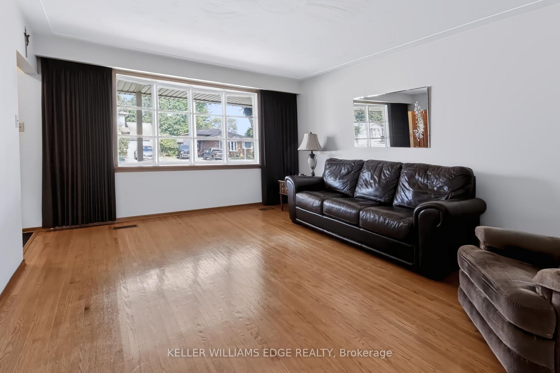 Photo 15 of 35 Burrwood Drive, Hamilton, Rolston — HOMEH