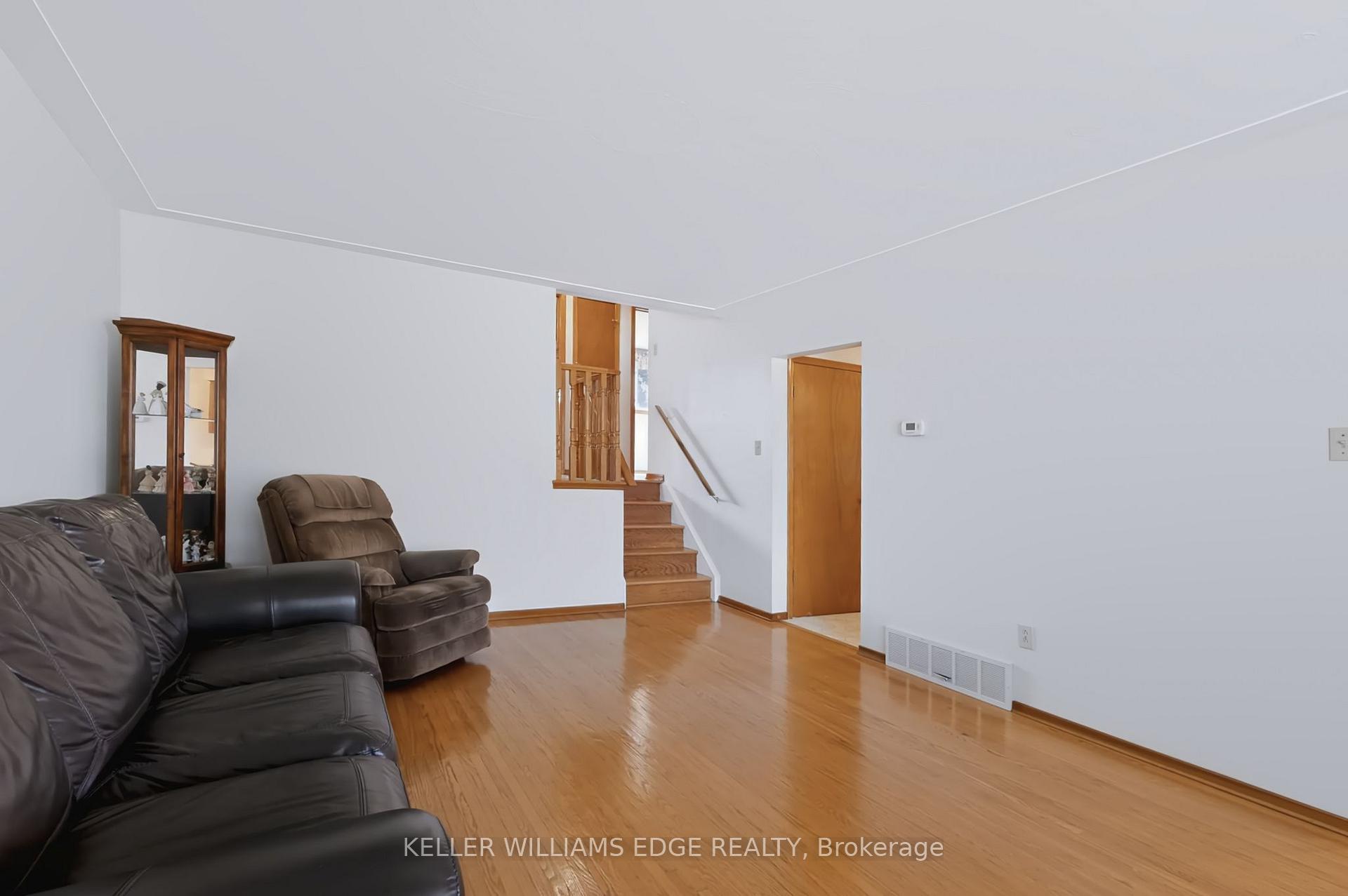 Photo 18 of 35 Burrwood Drive, Hamilton, Rolston — HOMEH