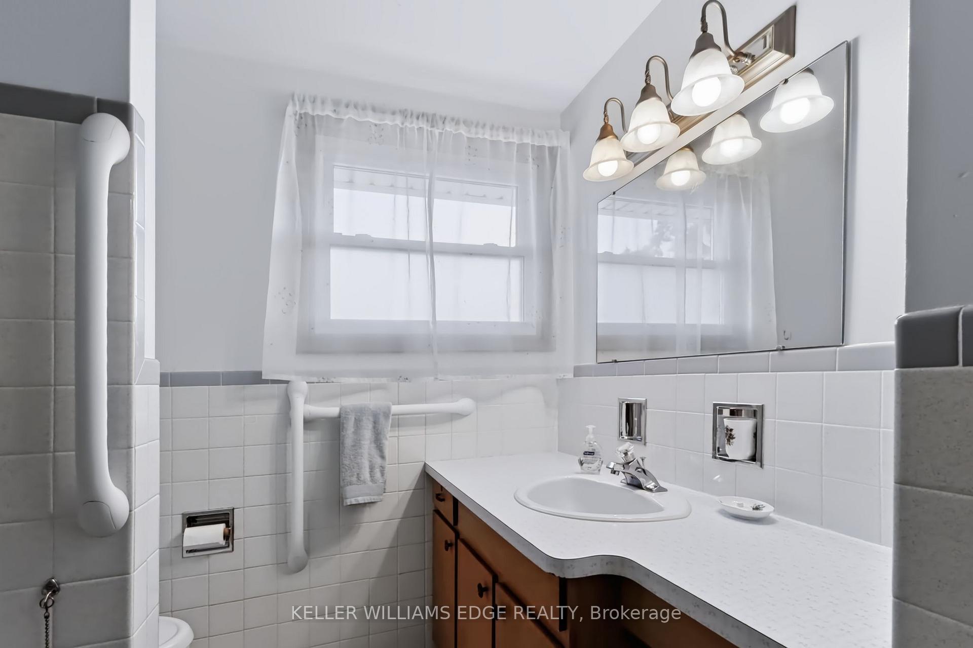 Photo 23 of 35 Burrwood Drive, Hamilton, Rolston — HOMEH