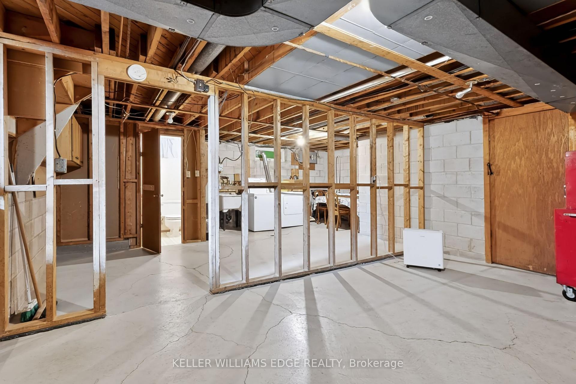 Photo 36 of 35 Burrwood Drive, Hamilton, Rolston — HOMEH
