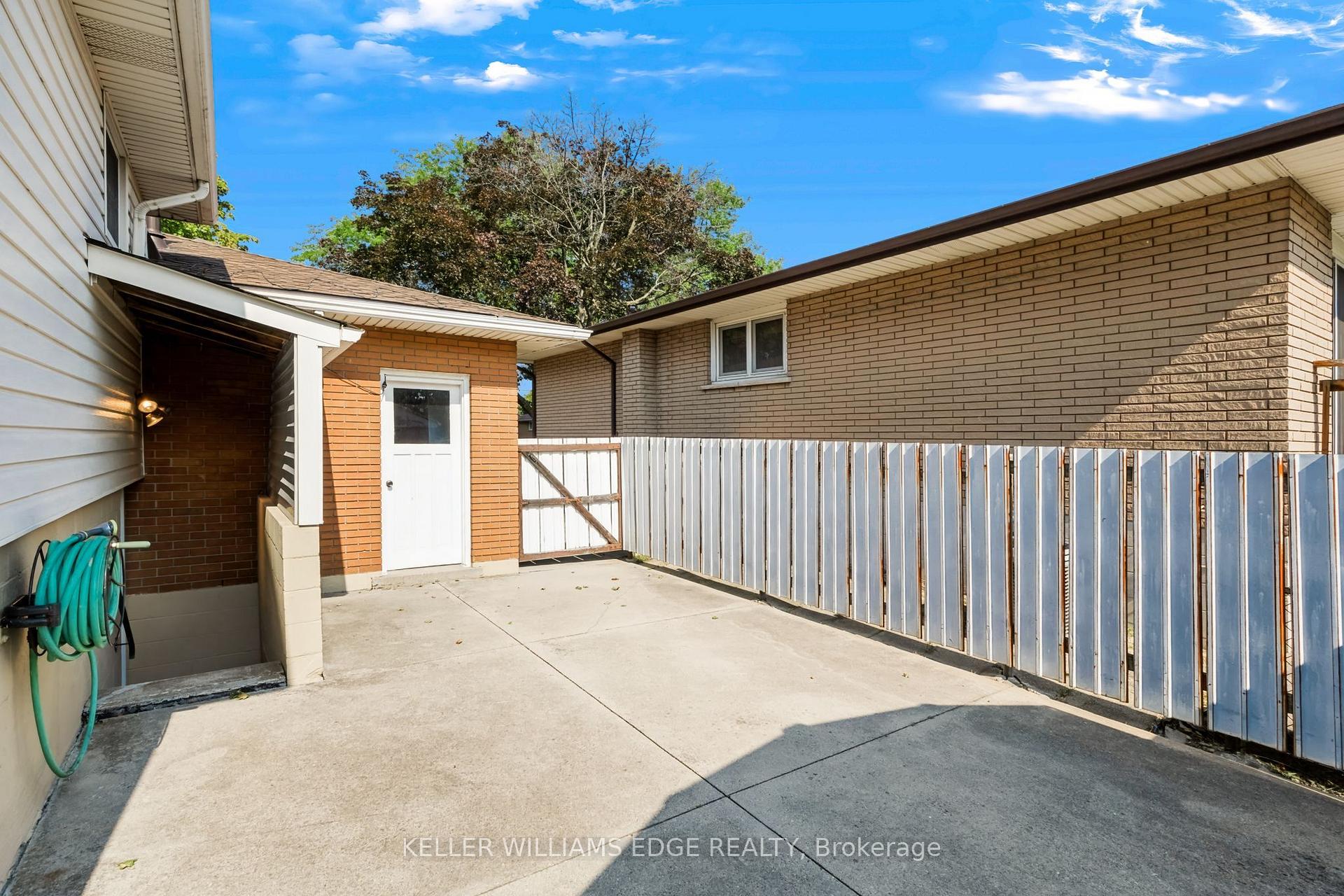 Photo 43 of 35 Burrwood Drive, Hamilton, Rolston — HOMEH