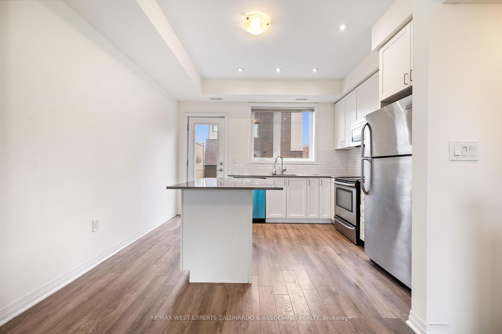 Photo 9 of Unit 3, 120 Frederick Tisdale Drive, North York, Downsview-Roding-CFB — HOMEH