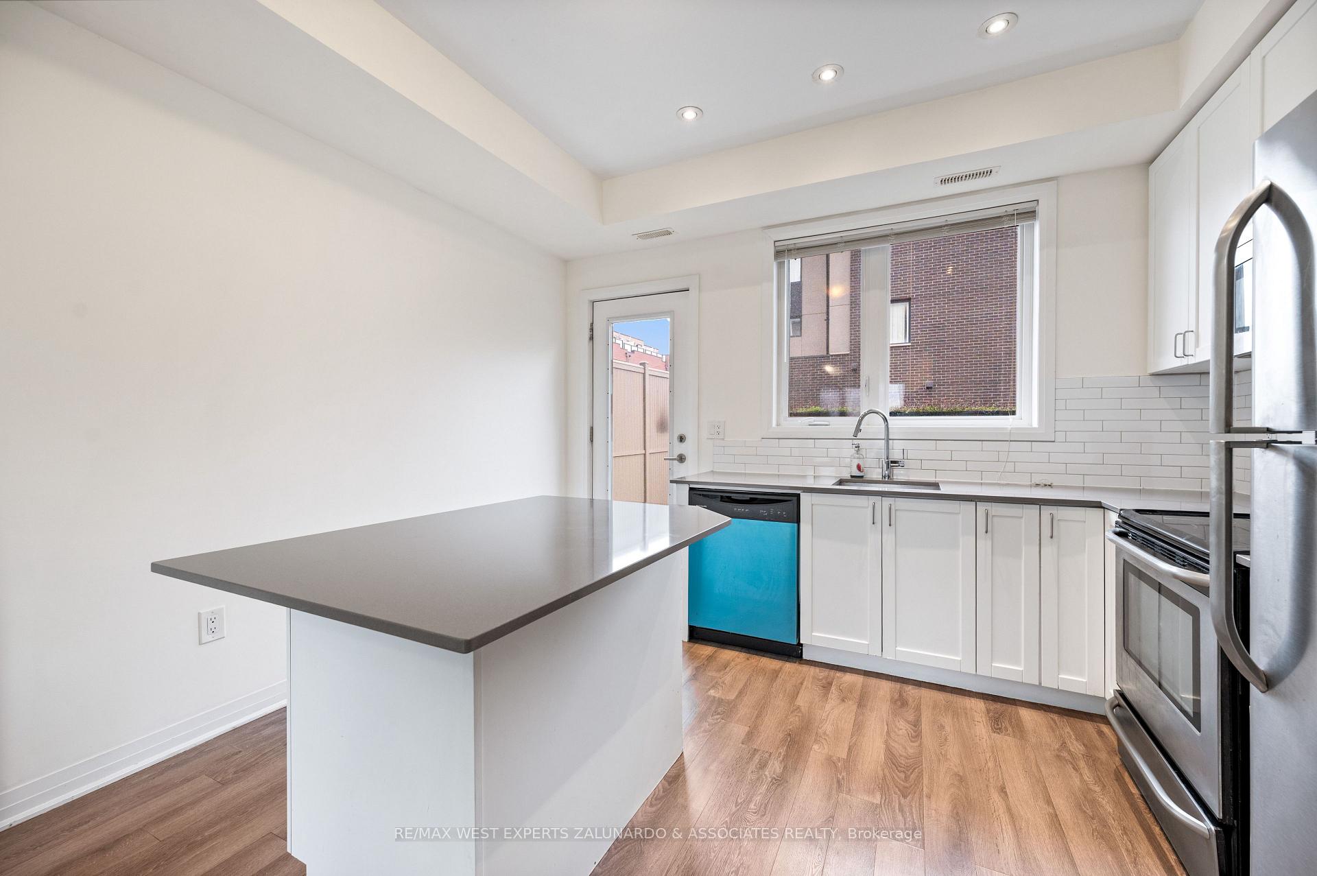 Photo 11 of Unit 3, 120 Frederick Tisdale Drive, North York, Downsview-Roding-CFB — HOMEH