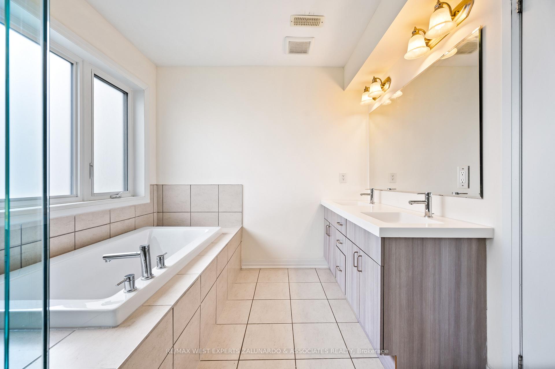 Photo 31 of Unit 3, 120 Frederick Tisdale Drive, North York, Downsview-Roding-CFB — HOMEH