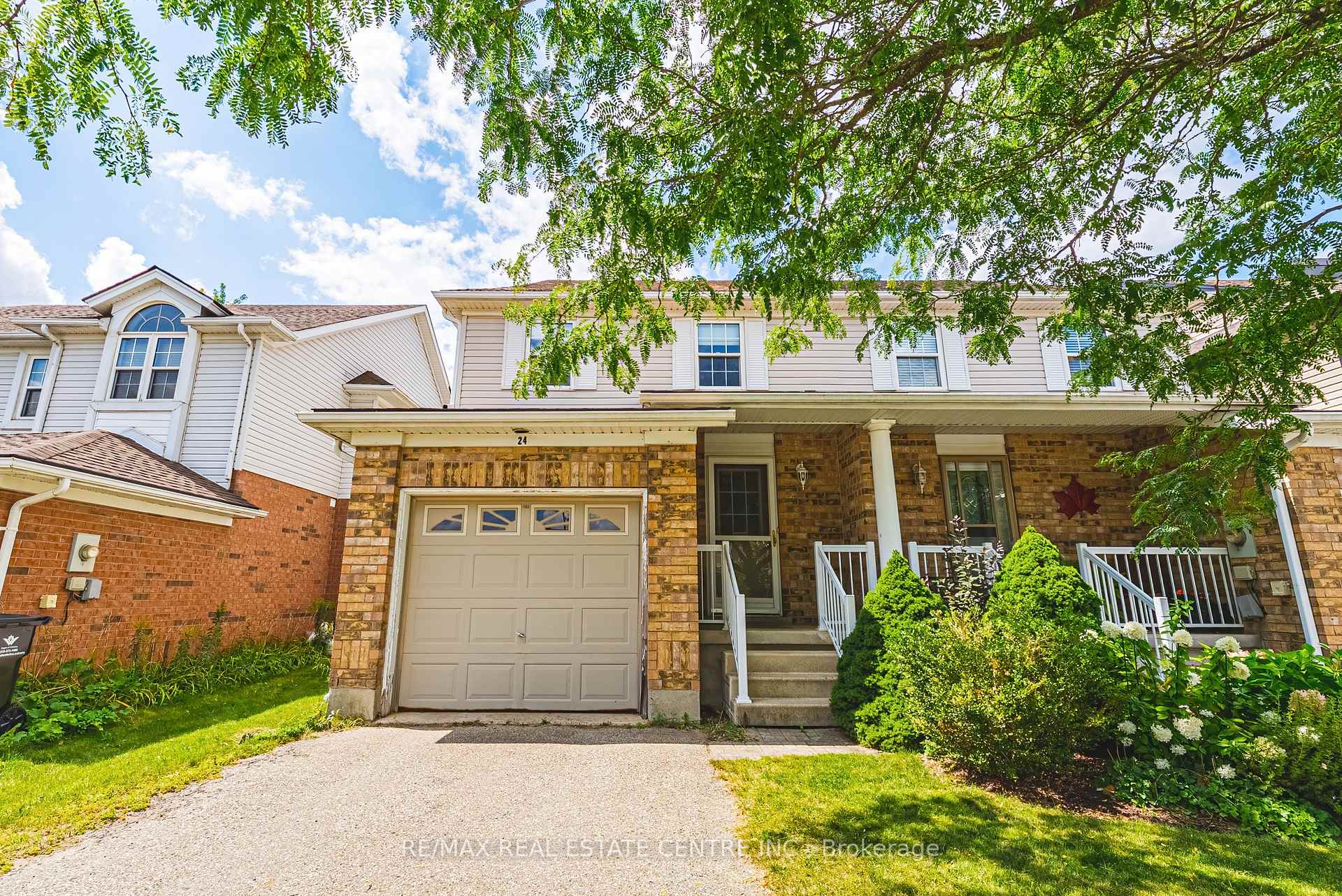 Photo 3 of 24 King William Court, Cambridge, Hespeler Village — HOMEH