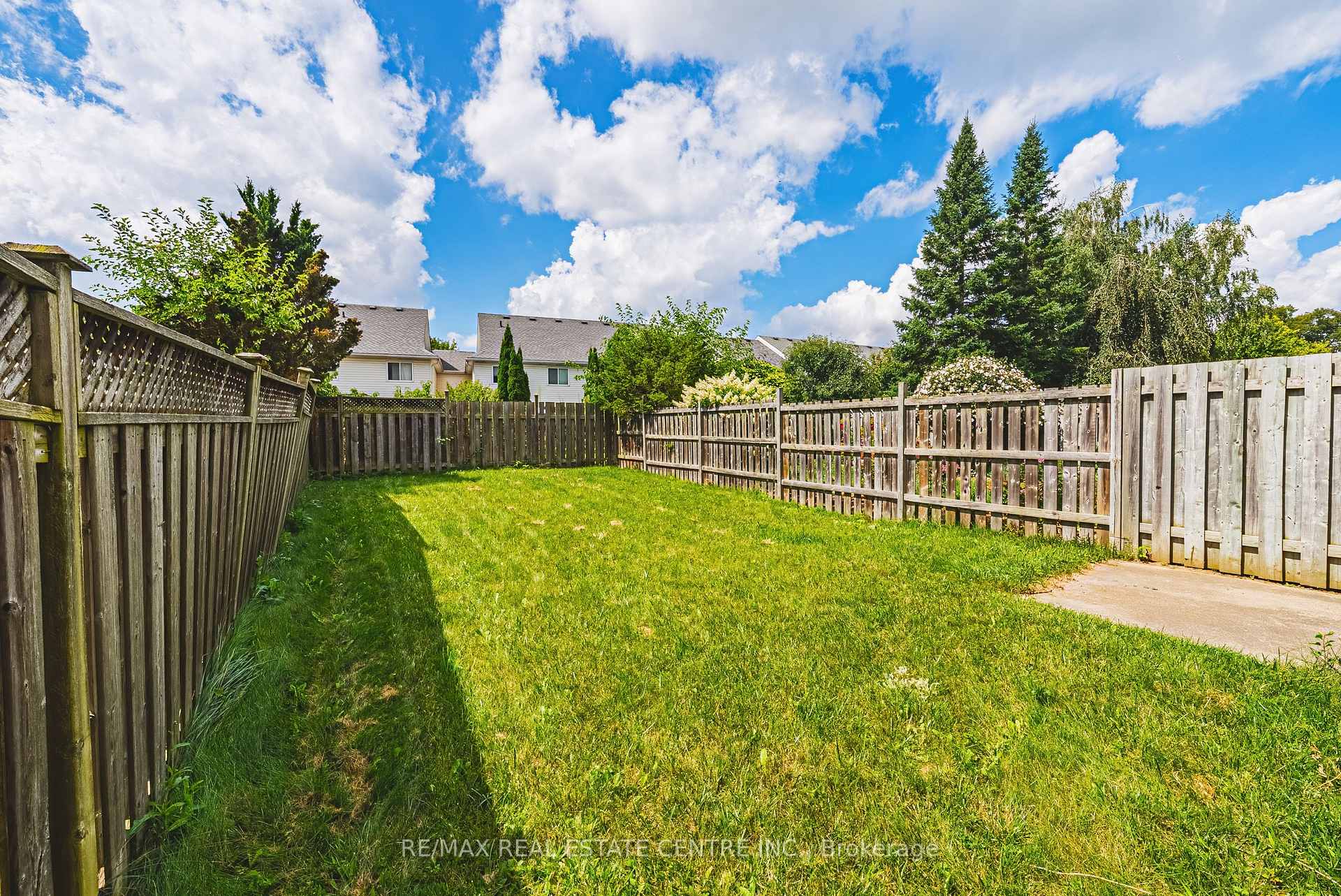 Photo 4 of 24 King William Court, Cambridge, Hespeler Village — HOMEH