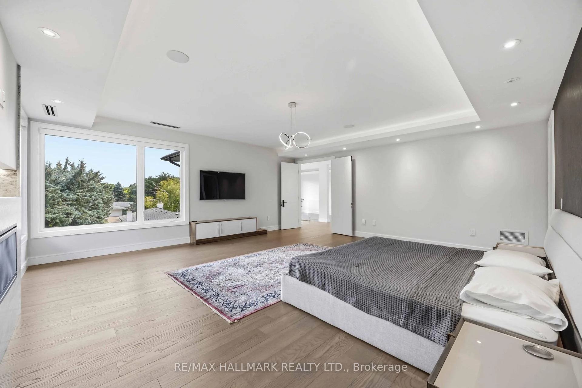 Photo 55 of 66 Forest Grove Drive, North York, Bayview Village — HOMEH
