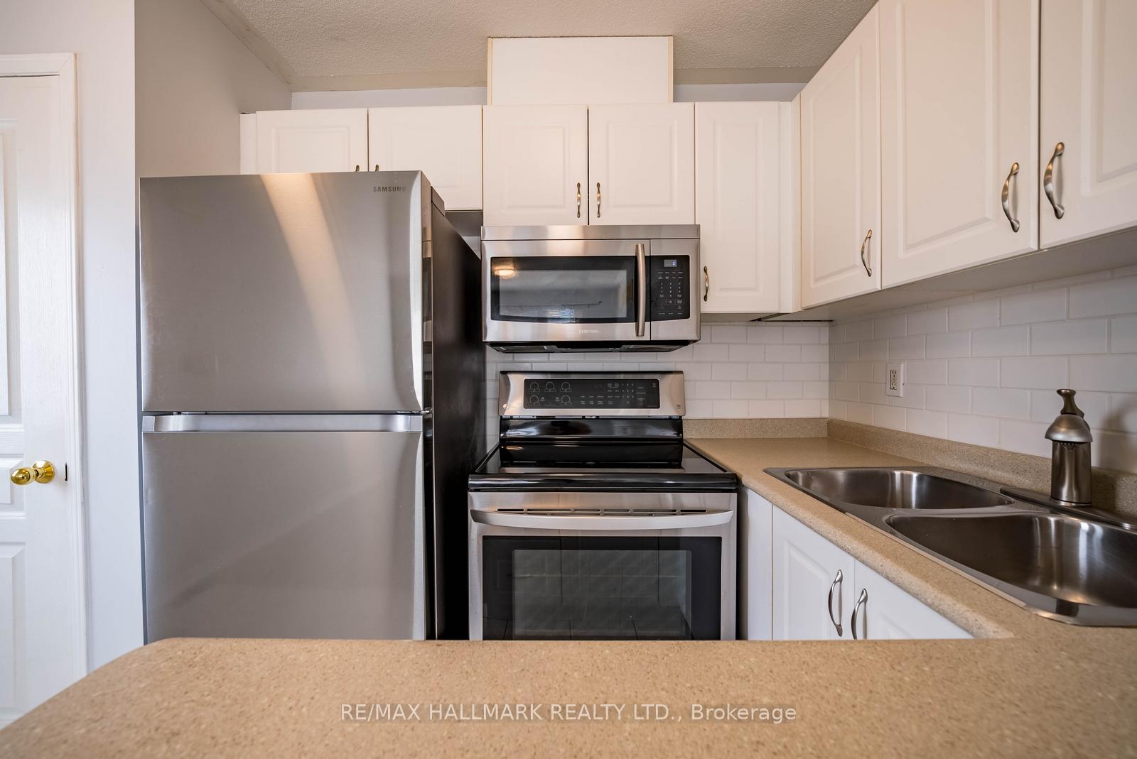 Photo 6 of Unit Coach House, 29 Hosta Avenue, Markham, Cornell — HOMEH