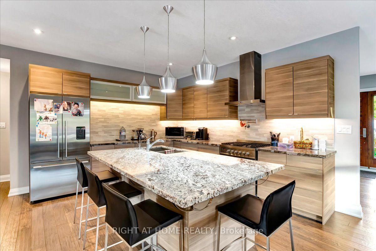 Photo 9 of 88 Cook Street, Barrie, Codrington — HOMEH