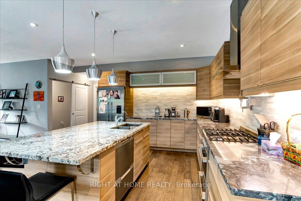 Photo 10 of 88 Cook Street, Barrie, Codrington — HOMEH